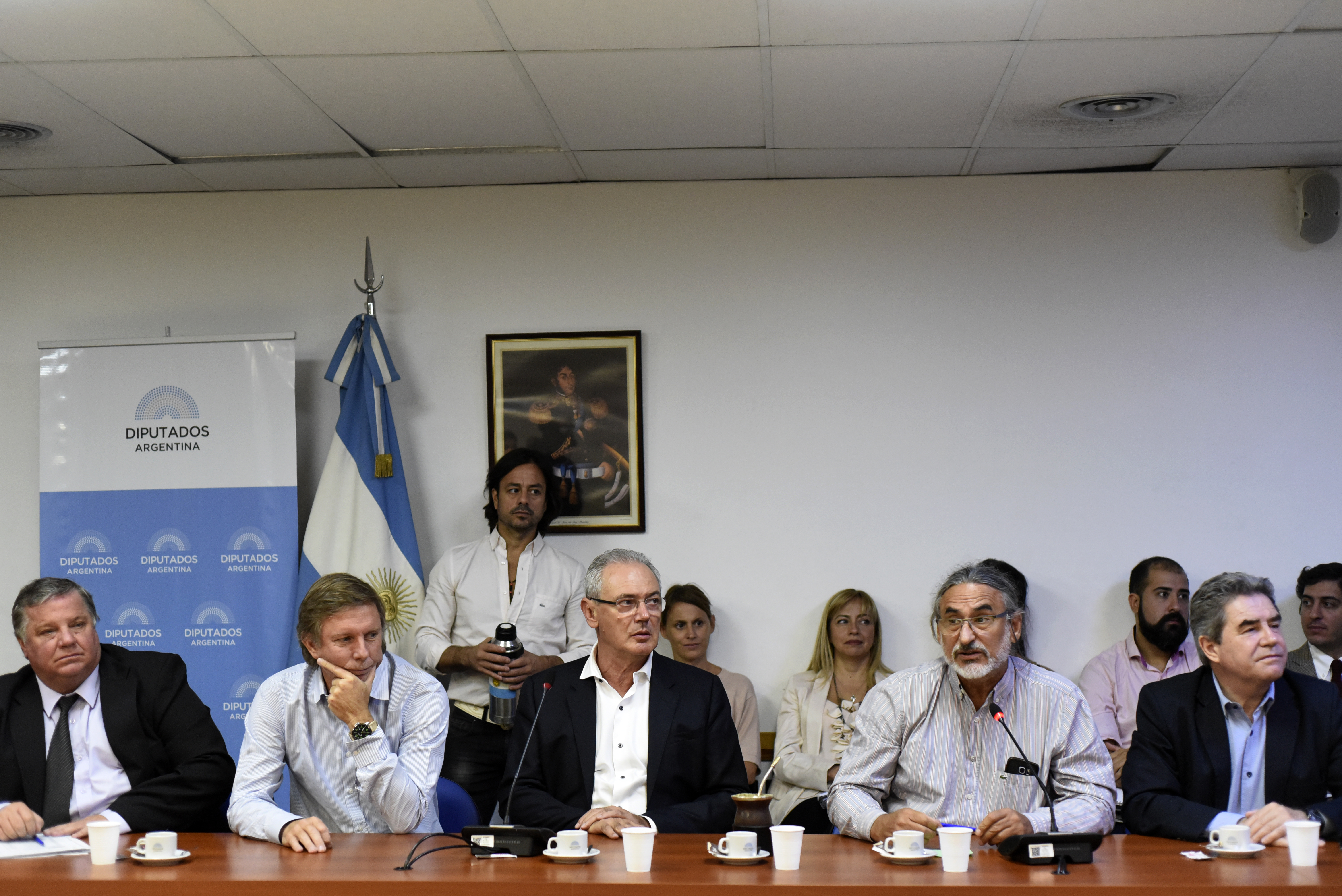 SE CONSTITUYERON LAS COMISIONES DE AGRICULTURA Y GANADERÍA, DE CULTURA, DE EDUCACIÓN, DE DEFENSA NACIONAL, DE INDUSTRIA, DE LEGISLACIÓN DEL TRABAJO, DE ASUNTOS COOPERATIVOS, MUTUALES Y DE ORG. NO GUBERNAMENTALES, DE JUSTICIA, DE DEPORTES, DE ASUNTOS CONSTITUCIONALES, DE POBLACIÓN Y DESARROLLO HUMANO, DE OBRAS PÚBLICAS Y DE PREVENCIÓN DE ADICCIONES Y CONTROL DEL NARCOTRÁFICO. ADEMÁS SE REUNIÓ LA DE LEGISLACIÓN PENAL Y EN FORMA CONJUNTA LAS DE TRANSPORTES Y LEGISLACIÓN GENERAL.