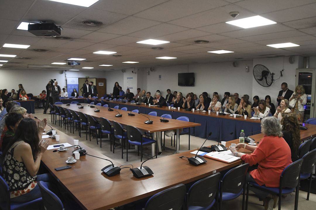 SE CONSTITUYERON LAS COMISIONES DE LEGISLACIÓN GENERAL; LA DE PEQUEÑAS Y MEDIANAS EMPRESAS; LA DE LEGISLACIÓN PENAL; LA DE FAMILIA, MUJER, NIÑEZ Y ADOLESCENCIA; Y LA DE FINANZAS. TAMBIÉN SE REUNIÓ LA COMISIÓN BICAMERAL PERMANENTE DE TRÁMITE LEGISLATIVO