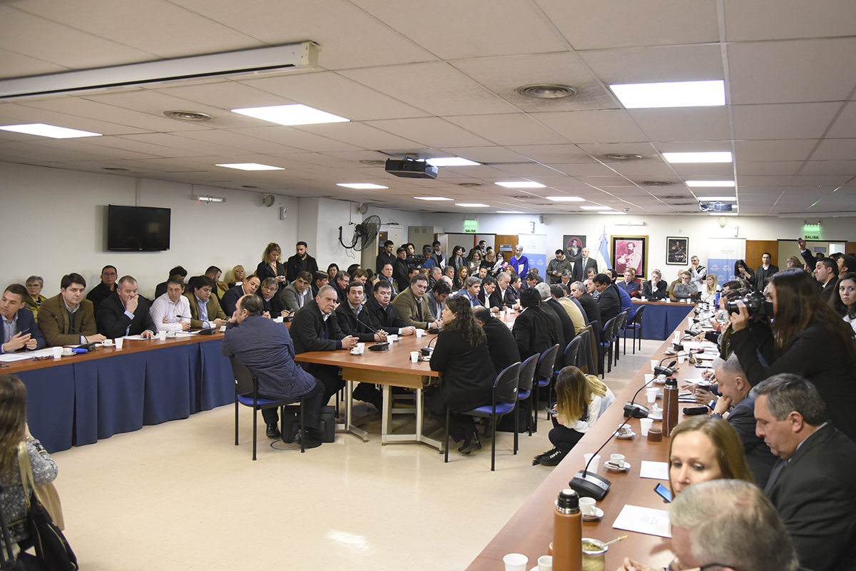 SE REUNIERON LAS COMISIONES DE TURISMO; DE ASUNTOS MUNICIPALES Y DE OBRAS PÚBLICAS; Y DE LEGISLACIÓN DEL TRABAJO