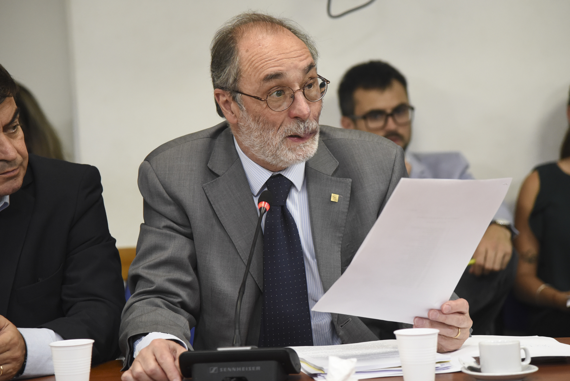 SE REUNIERON LAS SIGUIENTES COMISIONES: PRESUPUESTO Y HACIENDA; LEGISLACIÓN GENERAL Y PETICIONES, PODERES Y REGLAMENTOS