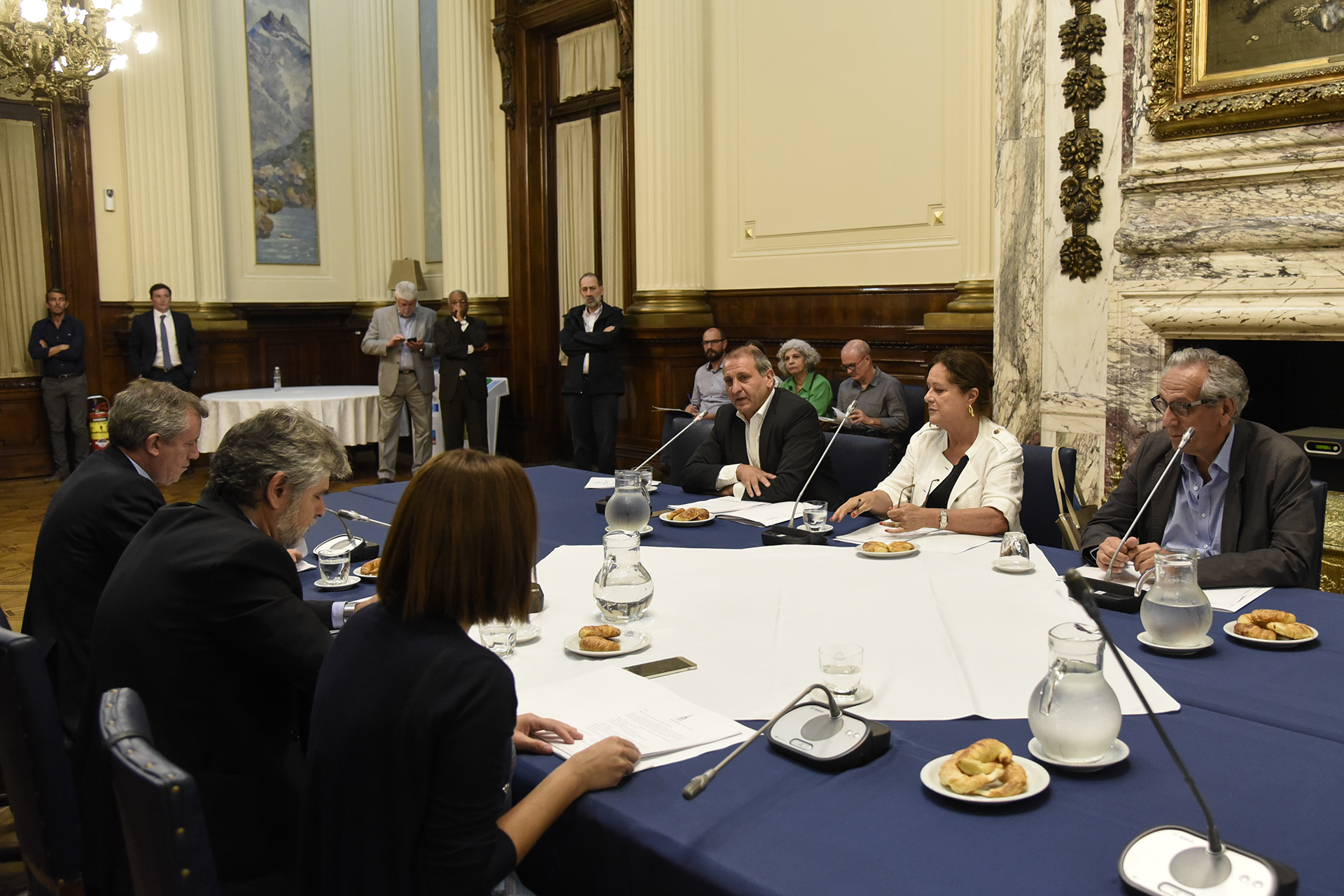 SE REUNIERON LAS COMISIONES DE MINERIA; DE CULTURA; DE CIENCIA, TECNOLOGIA E INNOVACION PRODUCTIVA; DE DEPORTES;  LA COMISIÓN ADMINISTRADORA DEL EDIFICIO DEL MOLINO - LEY 27.009 -; DE VIVIENDA Y ORDENAMIENTO URBANO Y DE FORMA CONJUNTA LAS COMISIONES DE LEGISLACION PENAL; FAMILIA, MUJER, NIÑEZ Y ADOLESCENCIA; PRESUPUESTO Y HACIENDA; LAS COMISIONES DE COMUNICACIONES E INFORMATICA; PRESUPUESTO Y HACIENDA