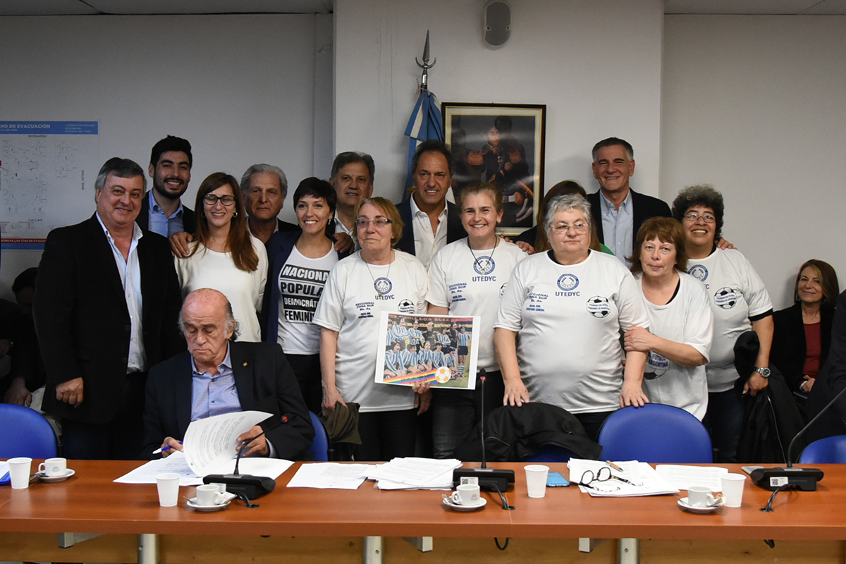 SE REUNIERON LAS COMISIONES BICAMERAL PERMANENTE DE TRÁMITE LEGISLATIVO - LEY 26.122 -; DE LEGISLACIÓN DEL TRABAJO; DE FAMILIA, MUJER, NIÑEZ Y ADOLESCENCIA; DE DEPORTES; DE AGRICULTURA Y GANADERÍA ; DE LEGISLACIÓN DEL TRABAJO; DE COMUNICACIONES E INFORMÁTICA; Y DE DEFENSA NACIONAL