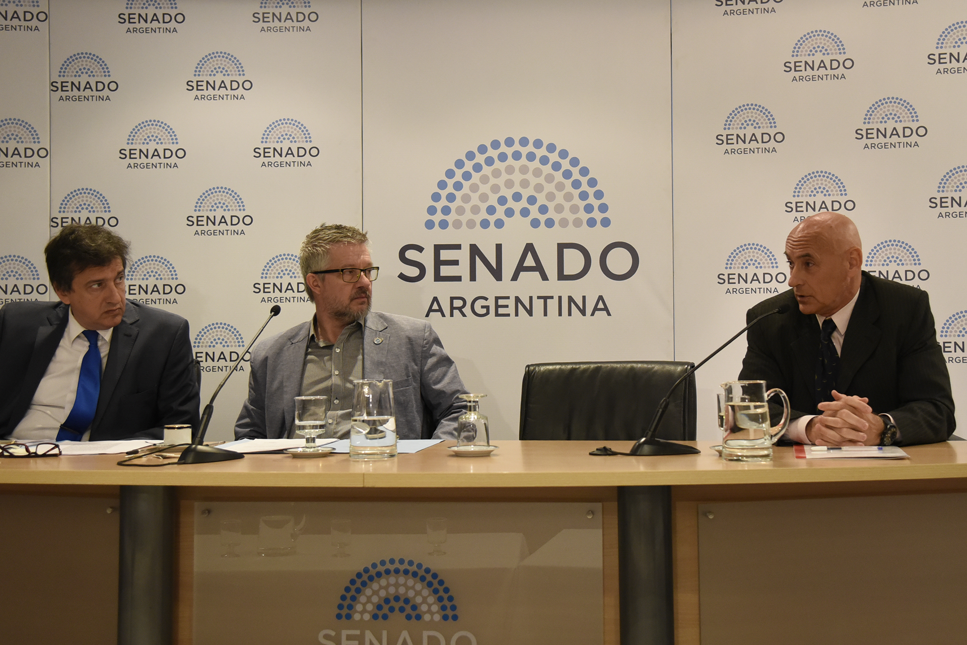 SE REUNIERON LAS COMISIONES BICAMERAL PERMANENTE DEL DEFENSOR DE LOS DERECHOS DE NIÑAS, NIÑOS Y ADOLESCENTES; DE PRESUPUESTO Y HACIENDA; DE ASUNTOS COOPERATIVOS, MUTUALES Y DE ORGANIZACIONES NO GUBERNAMENTALES; LA BICAMERAL ESPECIAL INVESTIGADORA SOBRE LA DESAPARICIÓN, BÚSQUEDA Y OPERACIONES DE RESCATE DEL SUBMARINO A.R.A. SAN JUAN -LEY 27.433-; DE LAS PERSONAS MAYORES; DE TRANSPORTES; DE DERECHOS HUMANOS Y GARANTÍAS; DE RELACIONES EXTERIORES Y CULTO; DE LEGISLACIÓN PENAL; DE JUSTICIA; DE LEGISLACIÓN GENERAL; DE VIVIENDA Y ORDENAMIENTO URBANO; DE DEFENSA NACIONAL Y DE ENERGÍA Y COMBUSTIBLES 