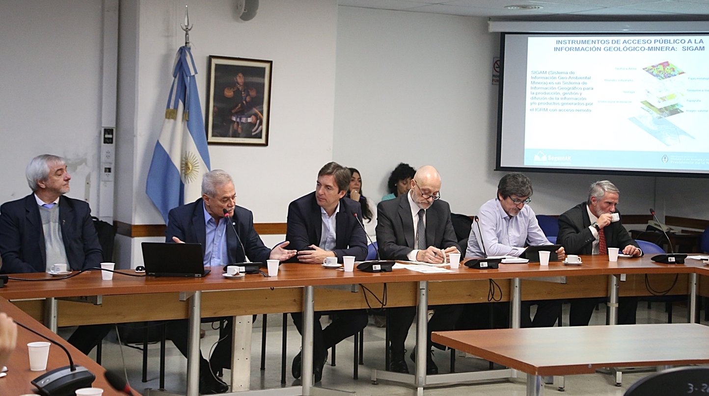 SE REUNIERON LAS COMISIONES DE LEGISLACIÓN GENERAL; DE LEGISLACIÓN PENAL; DE FAMILIA, MUJER, NIÑEZ Y ADOLESCENCIA; DE ACCIÓN SOCIAL Y SALUD PUBLICA; DE MINERÍA; DE TRANSPORTES; DE ENERGÍA Y COMBUSTIBLES; LA BICAMERAL ESPECIAL INVESTIGADORA SOBRE LA DESAPARICIÓN, BÚSQUEDA Y OPERACIONES DE RESCATE DEL SUBMARINO ARA SAN JUAN - LEY 27.433 - Y LA BICAMERAL PERMANENTE DE TRAMITE LEGISLATIVO - LEY 26.122 