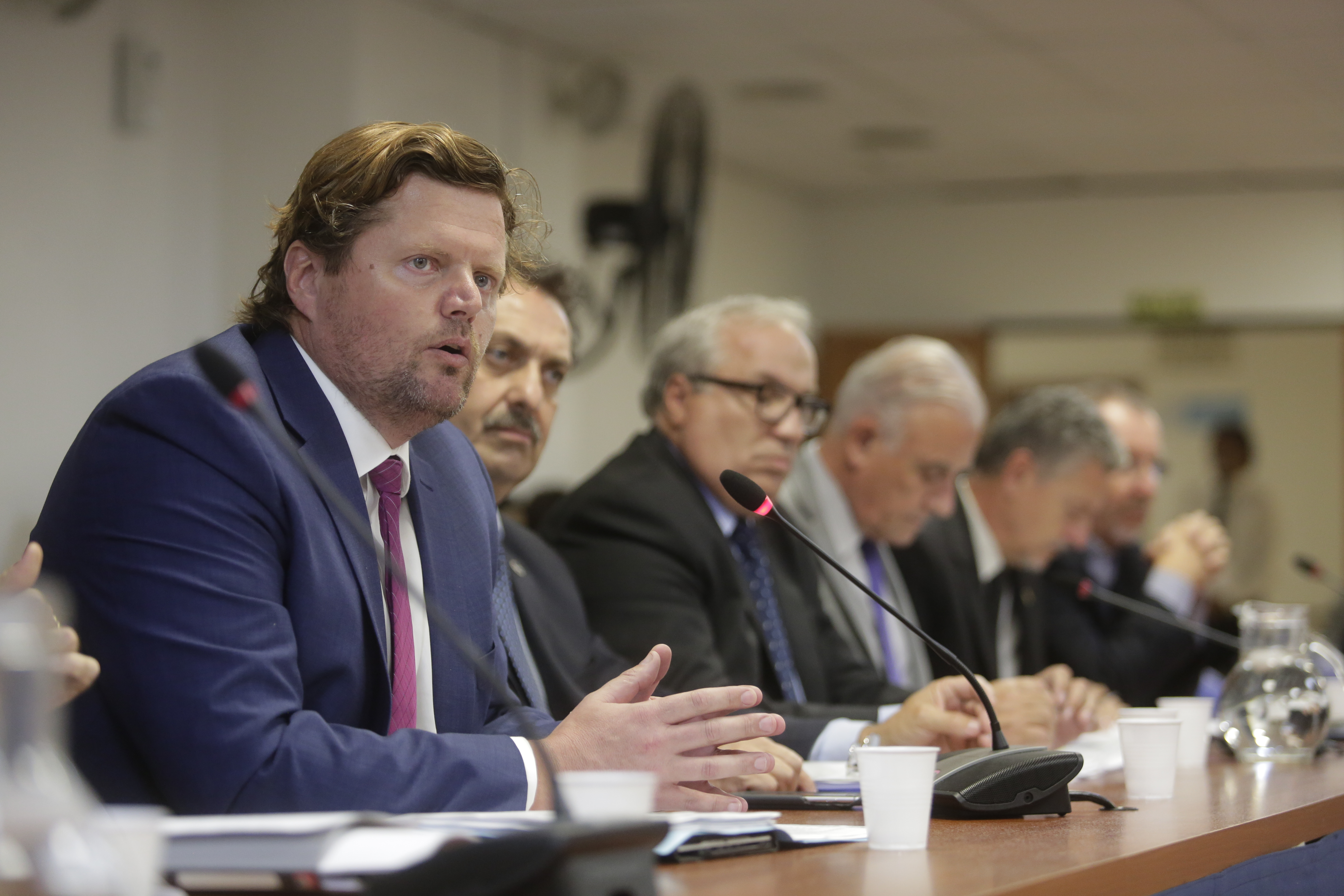 SE REUNIERON LAS COMISIONES DE ASUNTOS CONSTITUCIONALES Y LA BICAMERAL DE SEGUIMIENTO Y CONTROL DE LA GESTIÓN DE CONTRATACIÓN Y DE PAGO DE LA DEUDA EXTERIOR DE LA NACIÓN