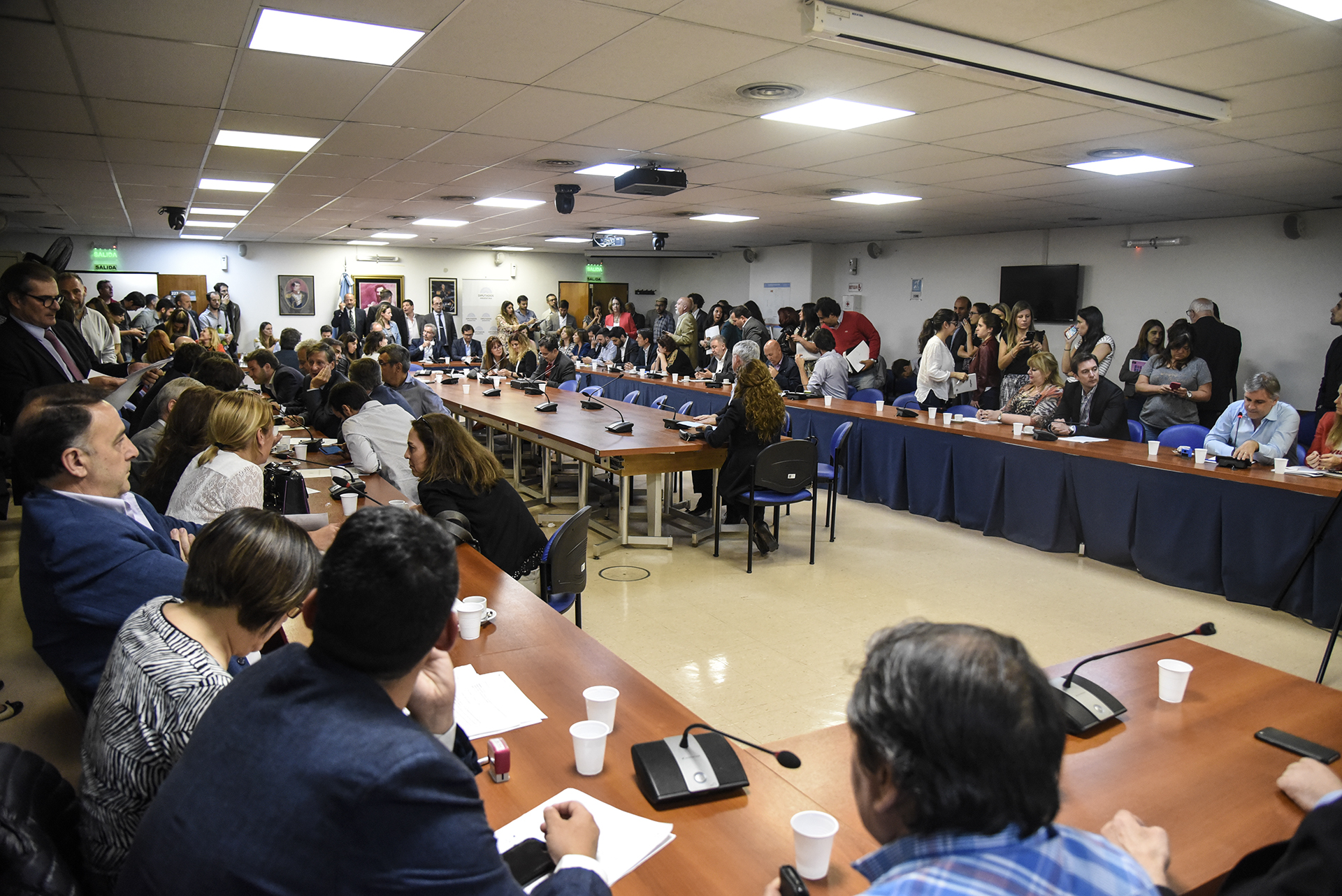 SE REUNIERON LAS COMISIONES BICAMERAL ESPECIAL INVESTIGADORA SOBRE LA DESAPARICIÓN, BÚSQUEDA Y OPERACIONES DE RESCATE DEL SUBMARINO A.R.A. SAN JUAN -LEY 27.433-; DE ASUNTOS CONSTITUCIONALES; DE VIVIENDA Y ORDENAMIENTO URBANO; DE LEGISLACIÓN GENERAL; DE PRESUPUESTO Y HACIENDA; DE LEGISLACIÓN PENAL Y DE DEPORTES