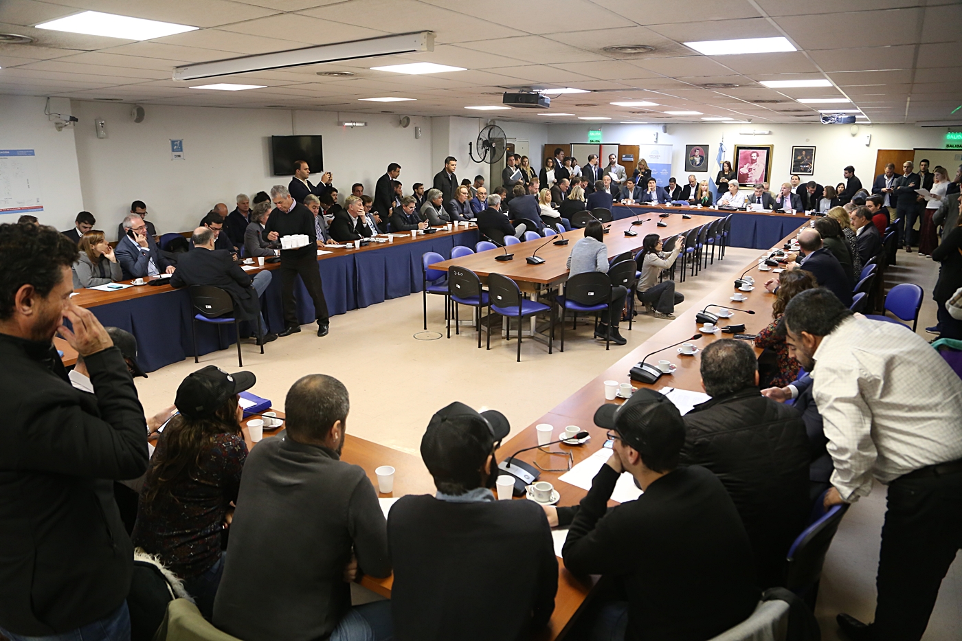 SE REUNIERON LAS COMISIONES DE LEGISLACIÓN DEL TRABAJO ; DE INDUSTRIA; DE ASUNTOS CONSTITUCIONALES; DE VIVIENDA Y ORDENAMIENTO URBANO; DE LEGISLACIÓN GENERAL Y DE PRESUPUESTO Y HACIENDA