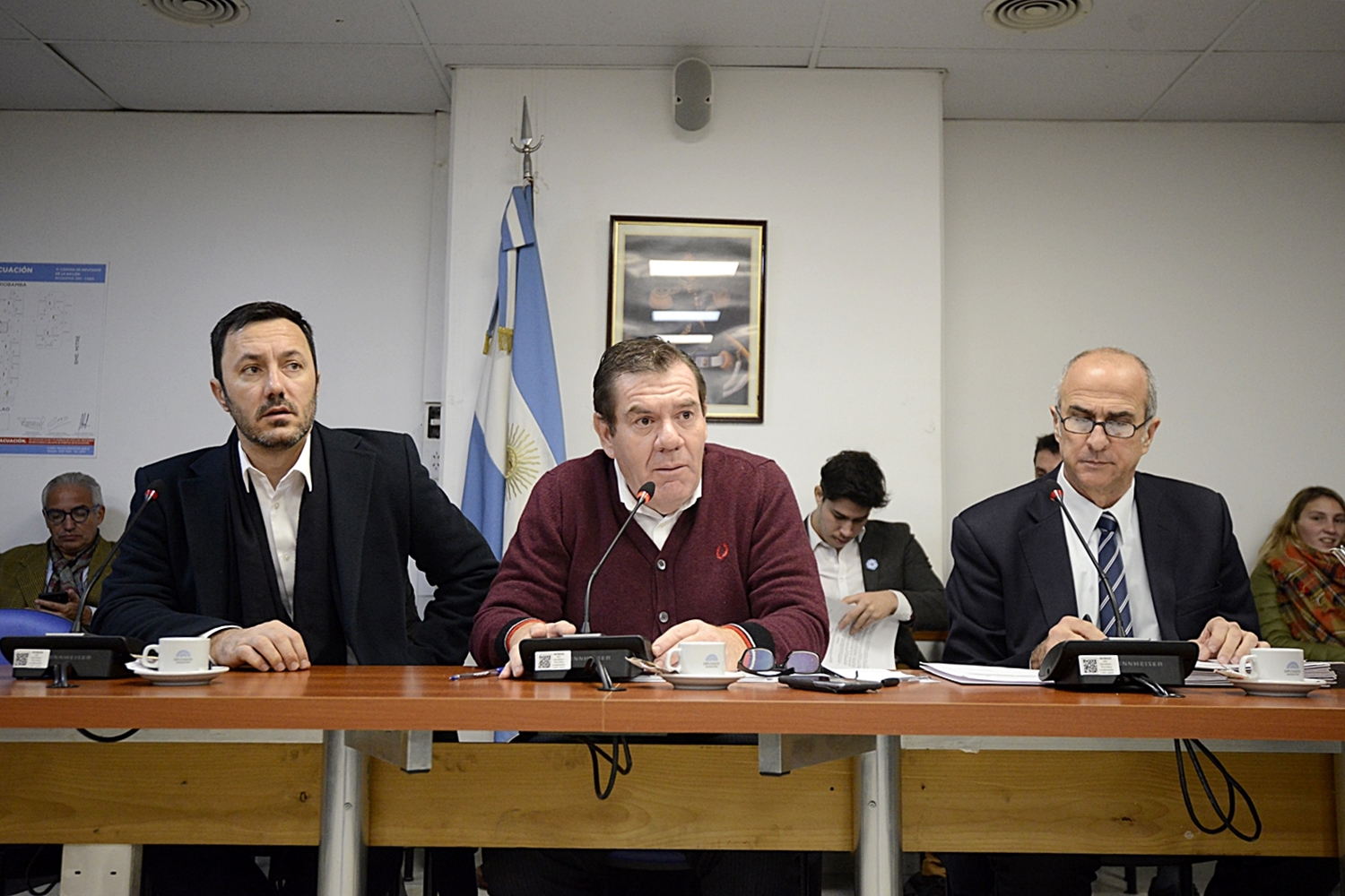 SE REUNIERON LAS COMISIONES DE SEGURIDAD INTERIOR; DE ASUNTOS CONSTITUCIONALES; DE VIVIENDA Y ORDENAMIENTO URBANO; DE LEGISLACIÓN GENERAL; DE PRESUPUESTO Y HACIENDA, Y DE TURISMO