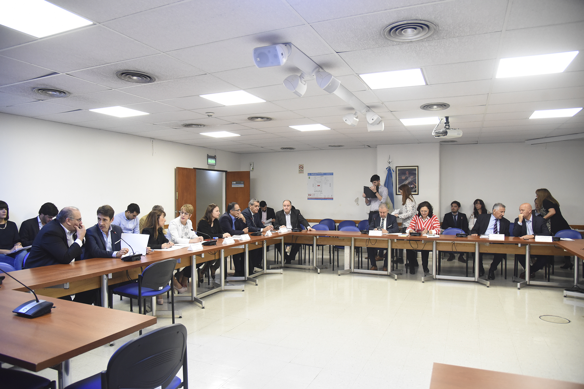 SE REUNIERON LAS COMISIONES DE TURISMO; LA COMISIÓN BICAMERAL ESPECIAL INVESTIGADORA SOBRE LA DESAPARICIÓN, BÚSQUEDA Y OPERACIONES DE RESCATE DEL SUBMARINO A.R.A SAN JUAN - LEY 27.433 -; LA COMISIÓN DE RELACIONES EXTERIORES Y CULTO; Y DE FORMA CONJUNTA LAS COMISIONES DE ECONOMÍAS Y DESARROLLO REGIONAL Y DE PRESUPUESTO Y HACIENDA 
