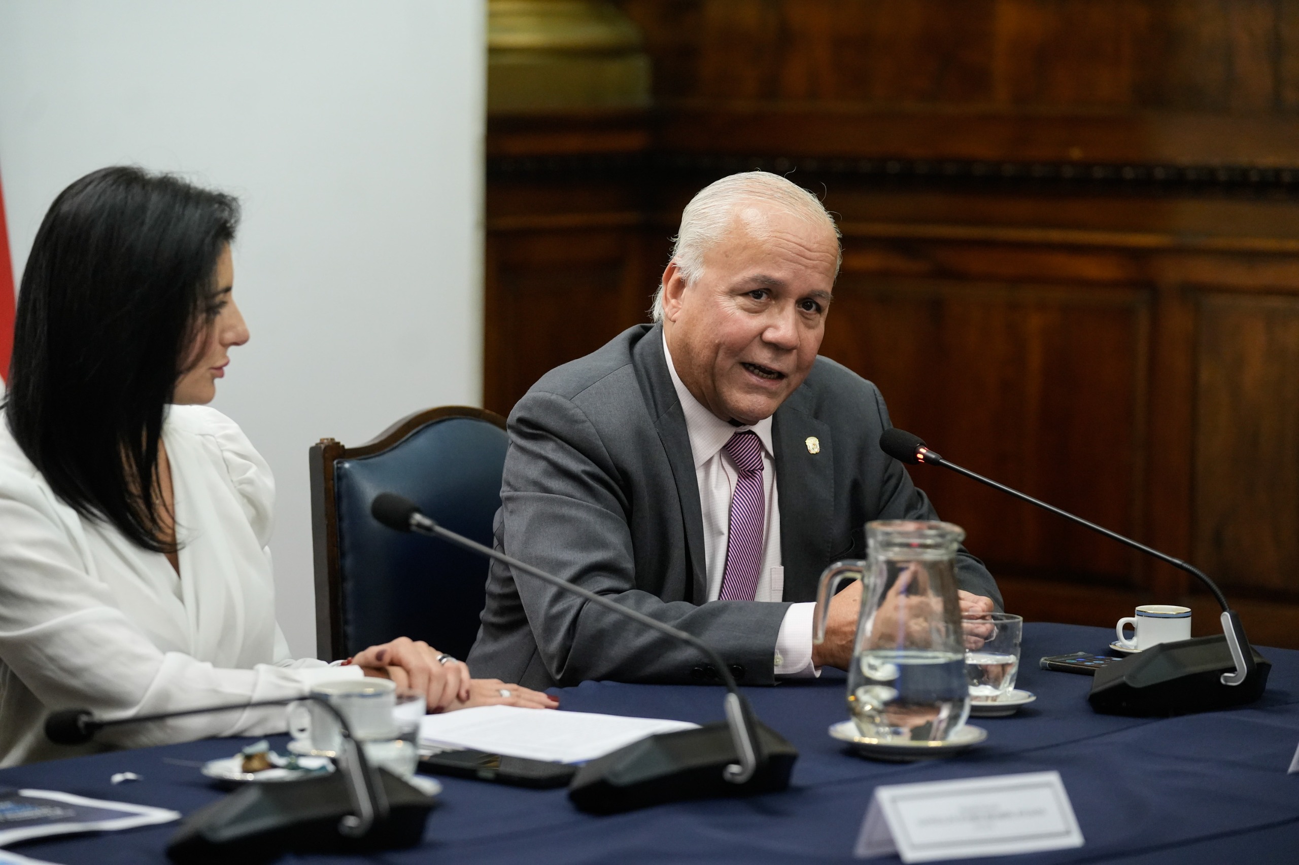 Galeria de imagenes de la noticia DIPUTADOS RECIBIERON AL MINISTRO DE COMERCIO E INDUSTRIAS DE PANAMÁ
