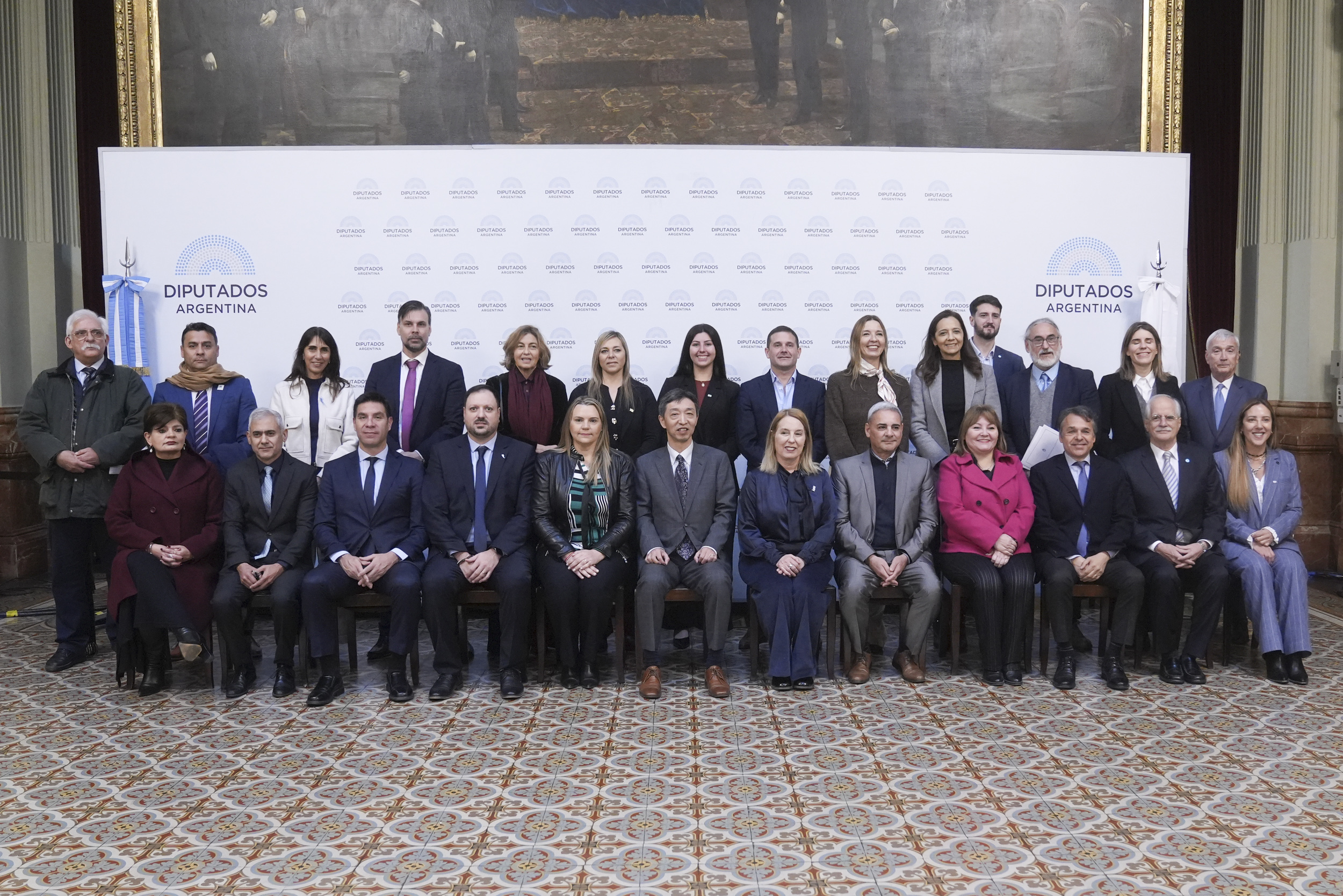 Galeria de imagenes de la noticia JUNTO AL EMBAJADOR YOSHITAKA, SE CONFORMÓ EL GRUPO PARLAMENTARIO DE AMISTAD CON JAPÓN