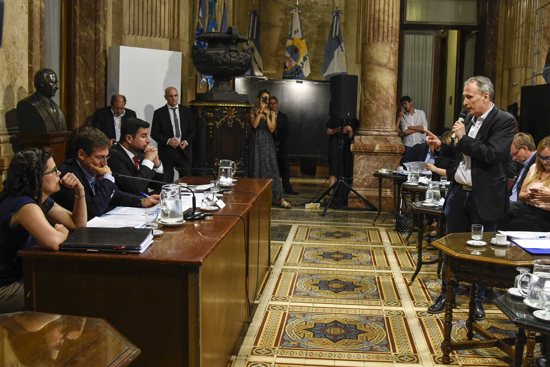 Galeria de imagenes de la noticia RECHAZO OPOSITOR EN EL CONGRESO AL DECRETO QUE ESTABLECE LA EXTINCIÓN DE DOMINIO 