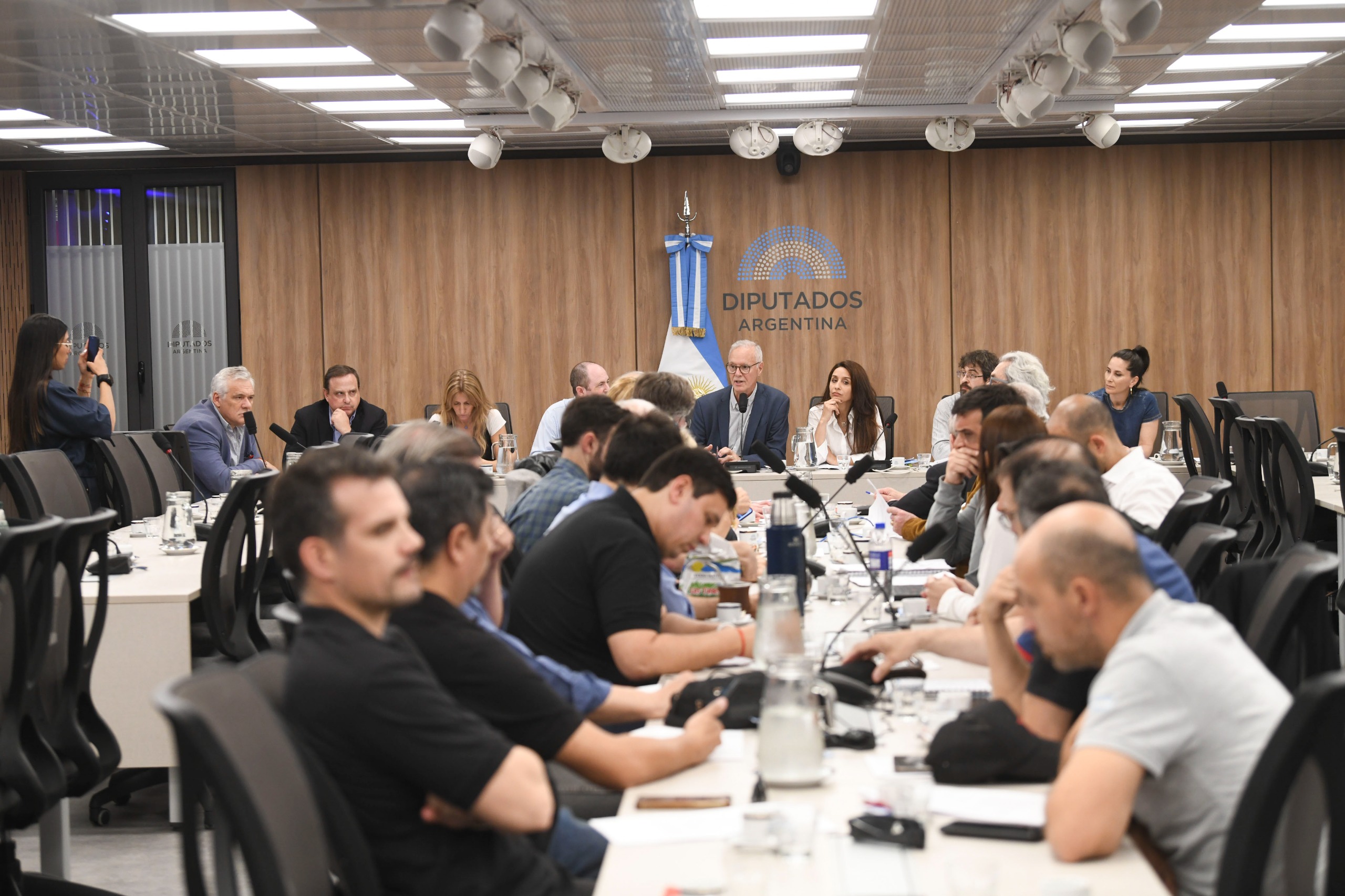 Galeria de imagenes de la noticia LA COMISIÓN DE CIENCIA RECIBIÓ A REFERENTES DEL SISTEMA NUCLEAR ARGENTINO