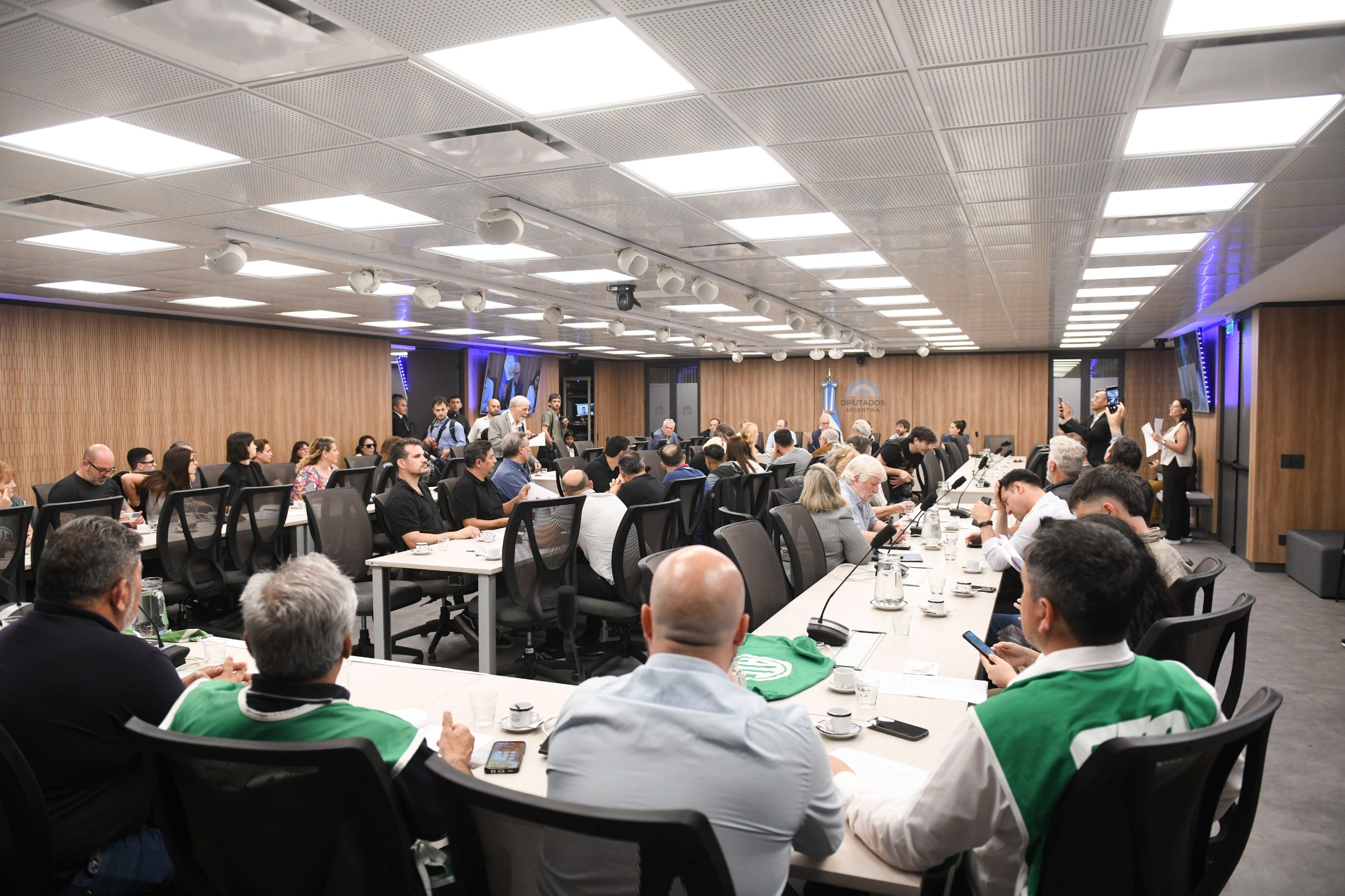 Galeria de imagenes de la noticia LA COMISIÓN DE CIENCIA RECIBIÓ A REFERENTES DEL SISTEMA NUCLEAR ARGENTINO