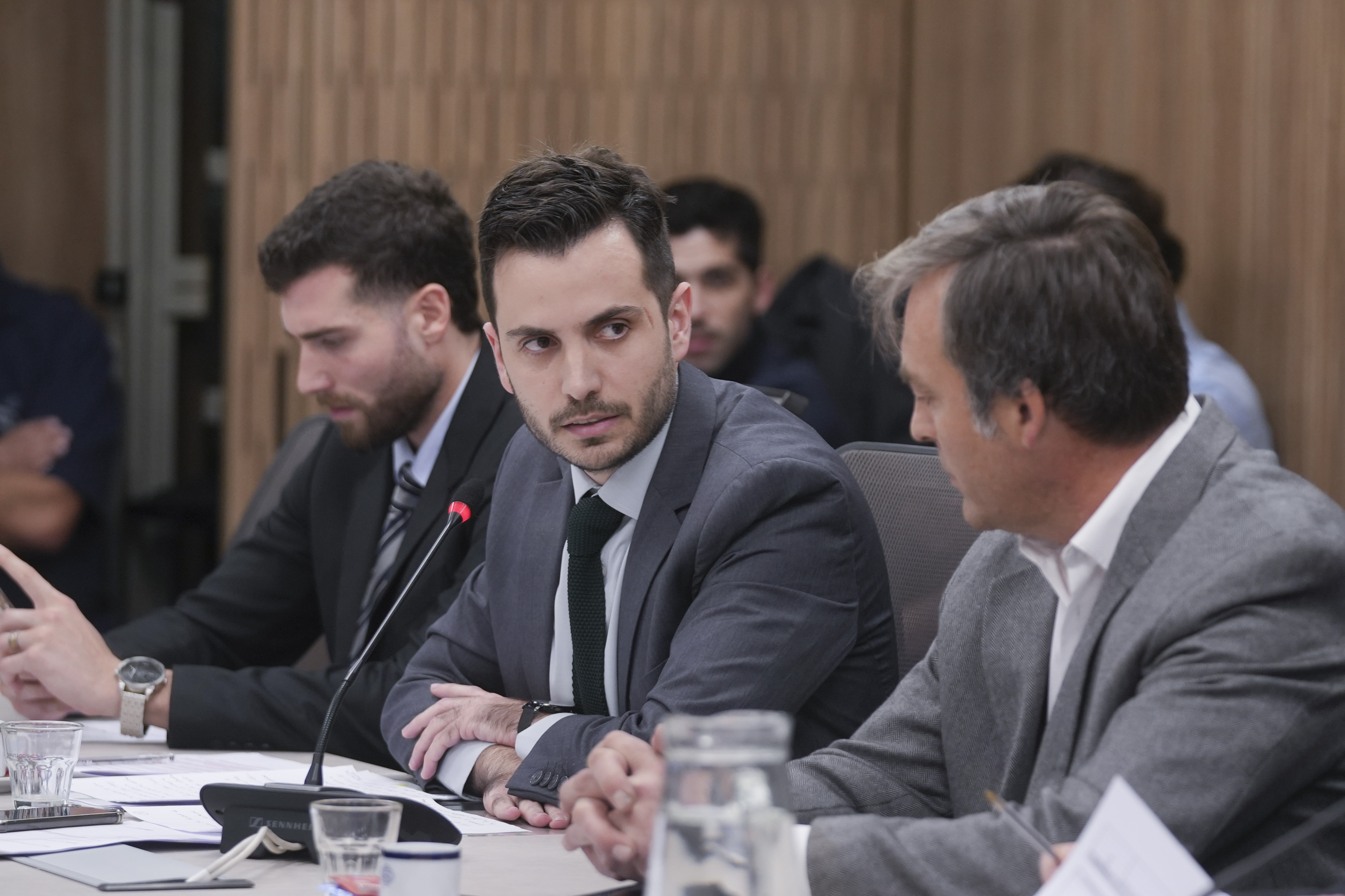 Galeria de imagenes de la noticia REPRESENTANTES DEL MINISTERIO DE SEGURIDAD Y DE AFA RESPALDARON EL PROYECTO ANTI BARRAS EN EL FÚTBOL