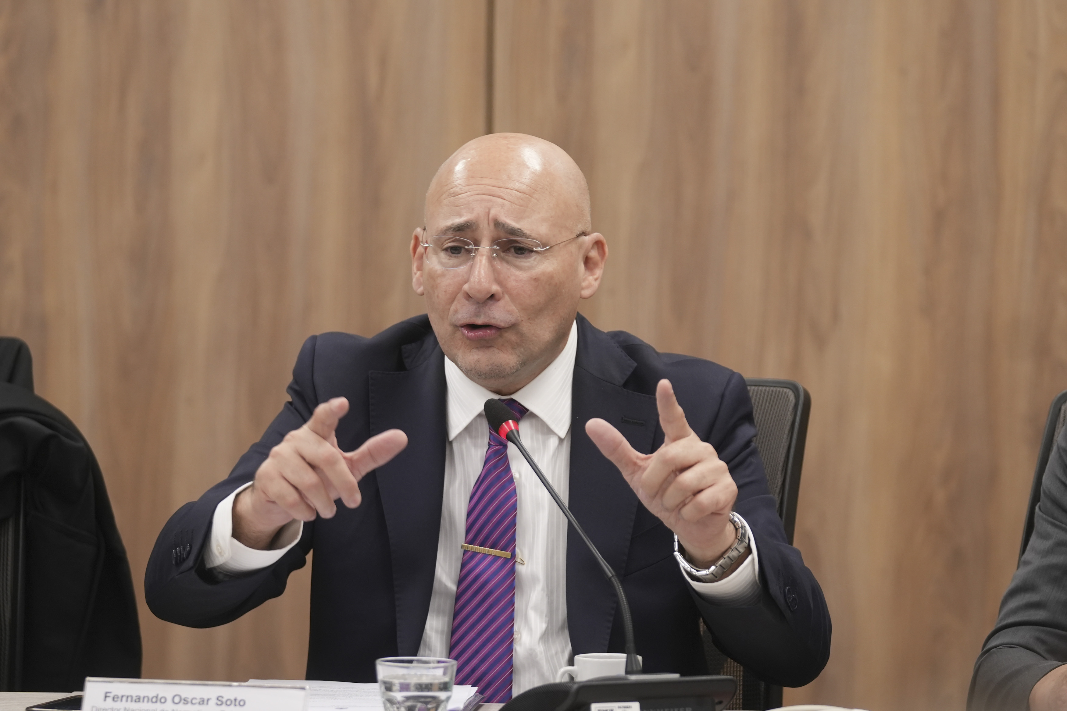 Galeria de imagenes de la noticia REPRESENTANTES DEL MINISTERIO DE SEGURIDAD Y DE AFA RESPALDARON EL PROYECTO ANTI BARRAS EN EL FÚTBOL