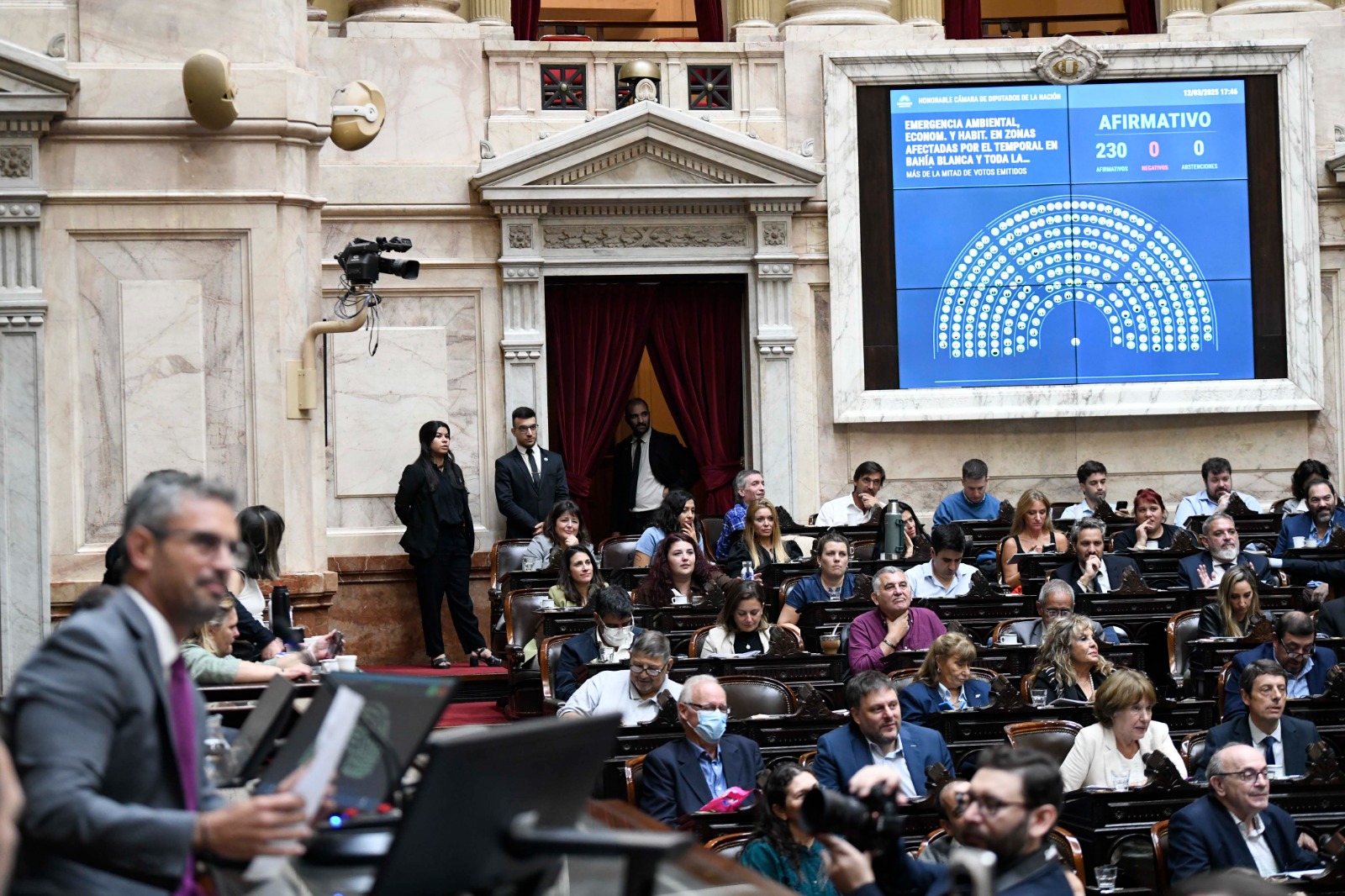 Galeria de imagenes de la noticia POR UNANIMIDAD, DIPUTADOS APROBÓ LA DECLARACIÓN DE EMERGENCIA EN BAHÍA BLANCA