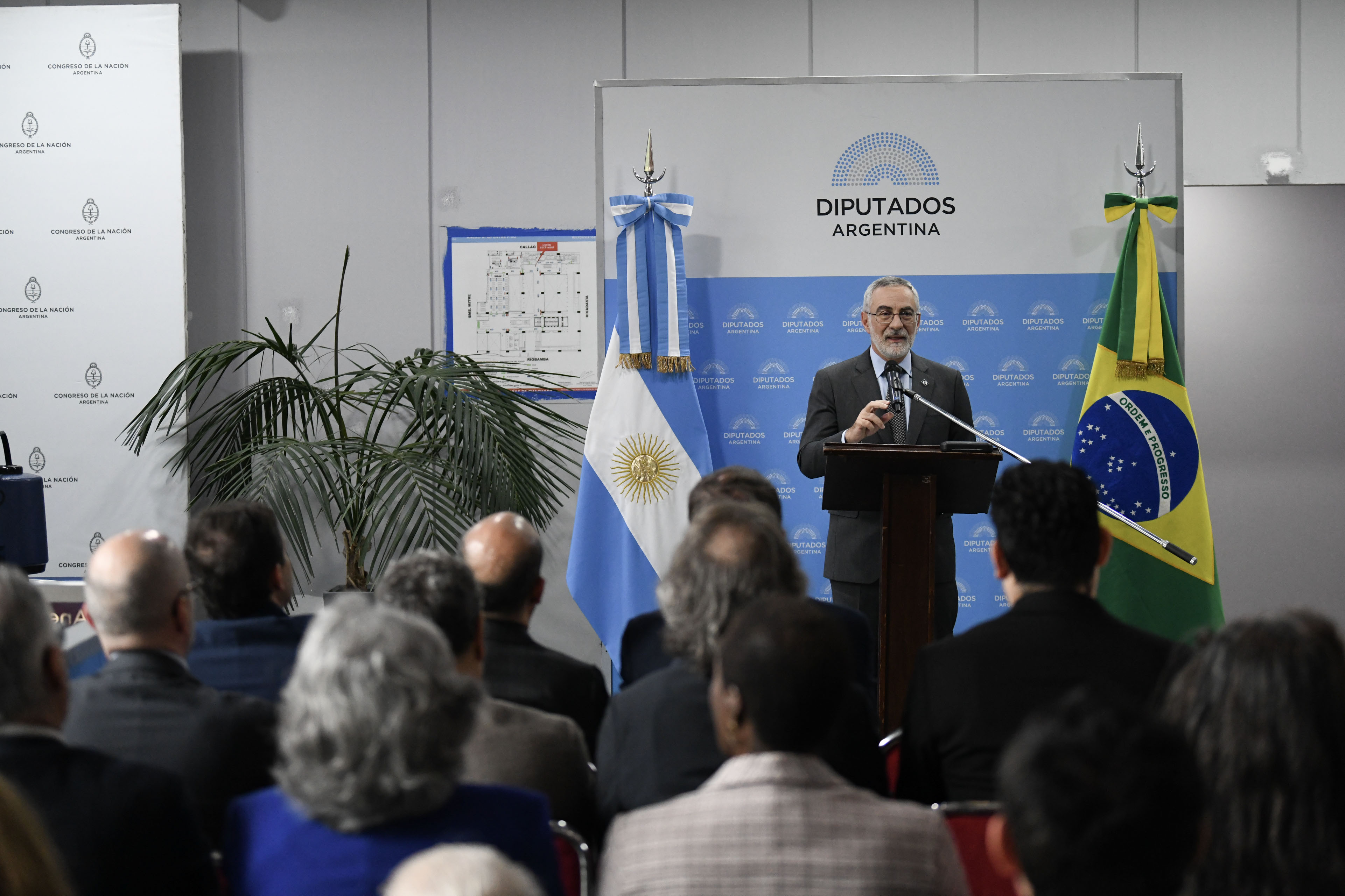 Galeria de imagenes de la noticia SE INAUGURÓ EN DIPUTADOS LA MUESTRA FOTOGRÁFICA