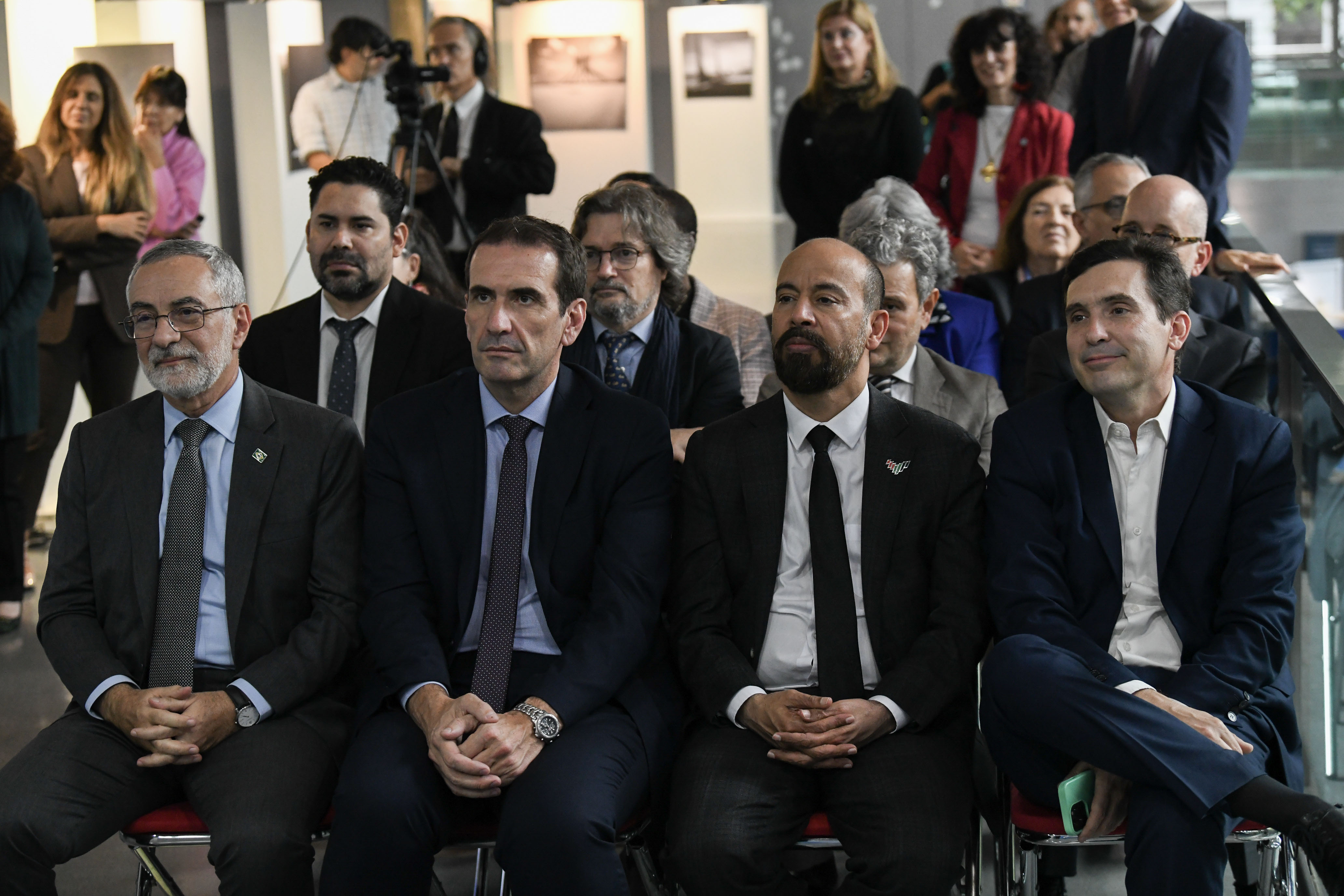 Galeria de imagenes de la noticia SE INAUGURÓ EN DIPUTADOS LA MUESTRA FOTOGRÁFICA