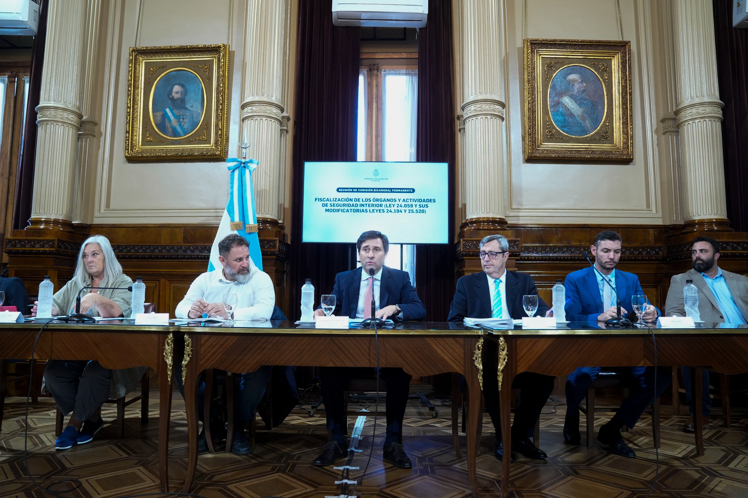 Galeria de imagenes de la noticia BICAMERAL DE FISCALIZACIÓN DE SEGURIDAD INTERIOR DEFINIÓ UNA AGENDA DE TRABAJO