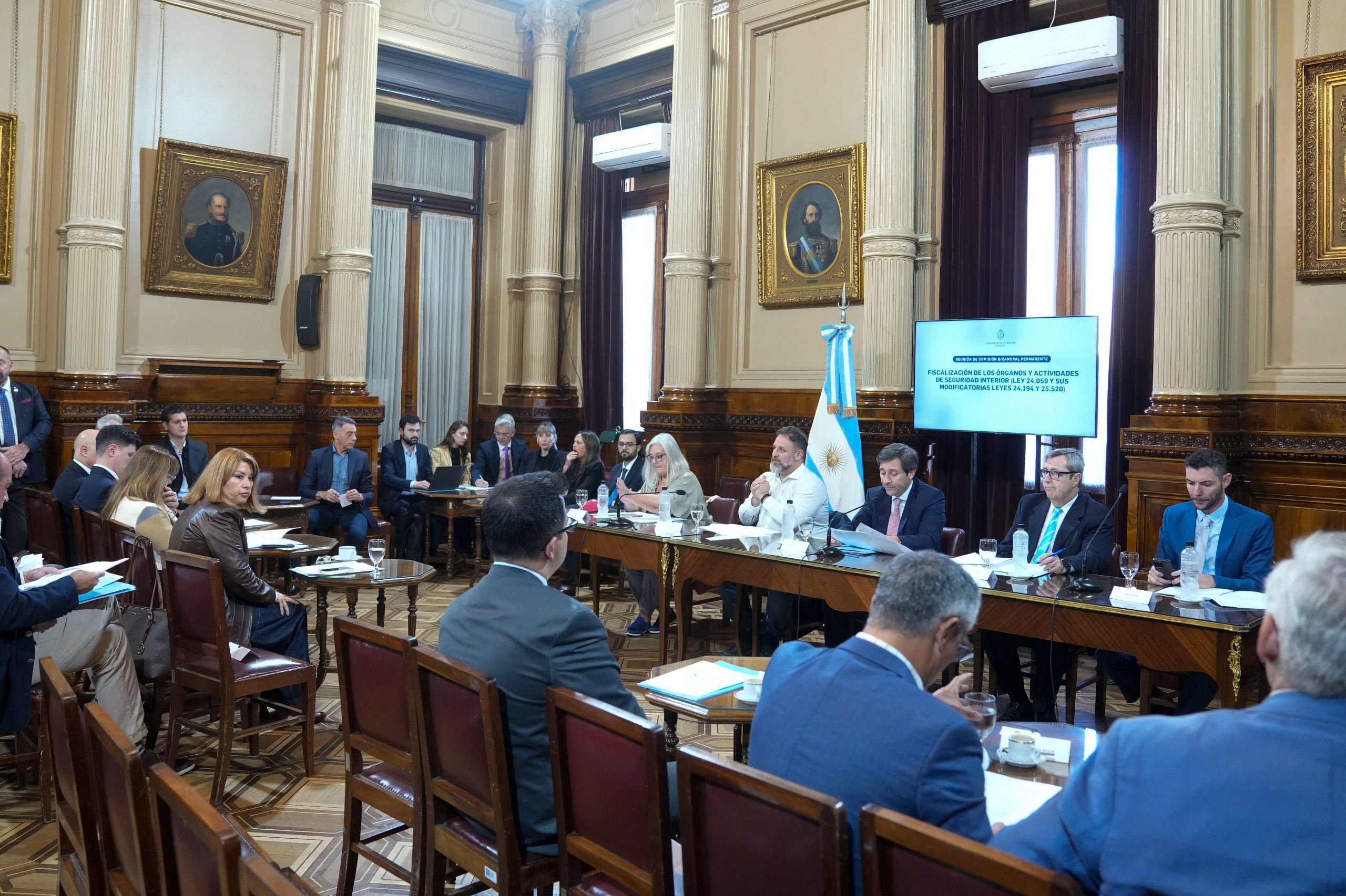 Galeria de imagenes de la noticia BICAMERAL DE FISCALIZACIÓN DE SEGURIDAD INTERIOR DEFINIÓ UNA AGENDA DE TRABAJO