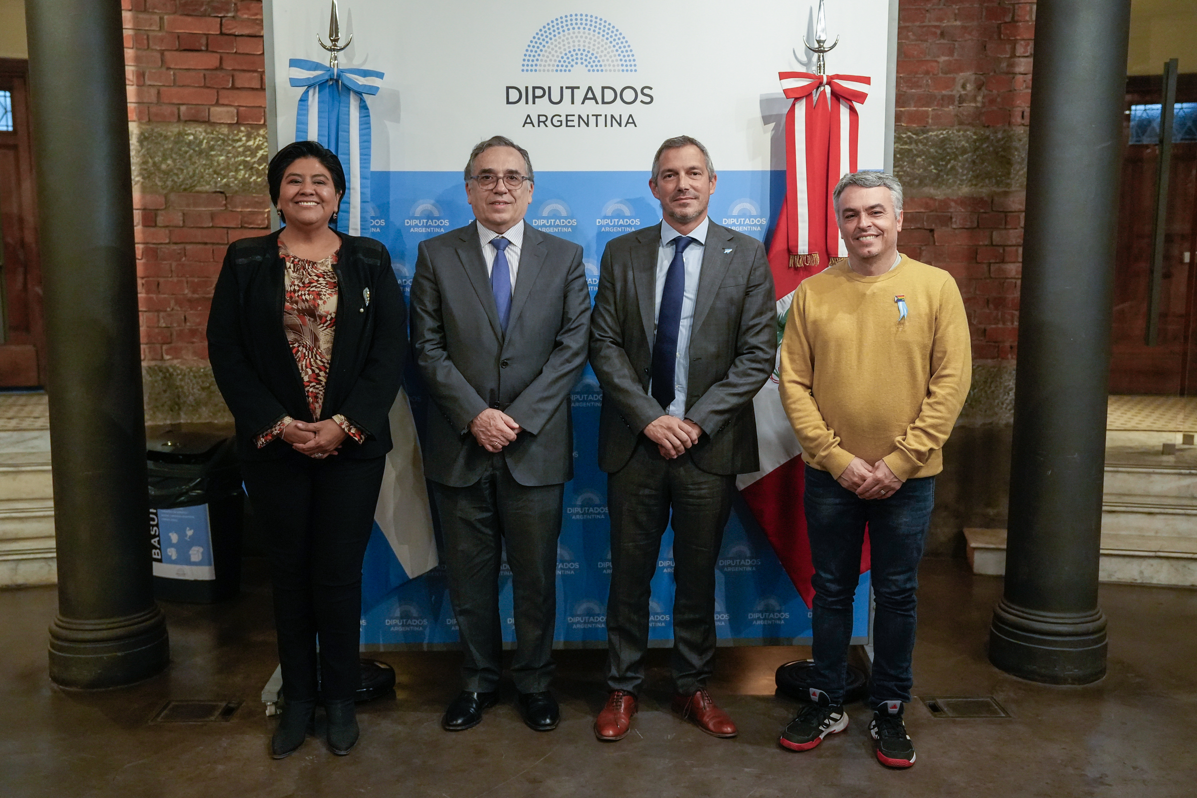Galeria de imagenes de la noticia SE CONSTITUYÓ EN DIPUTADOS EL GRUPO PARLAMENTARIO DE AMISTAD CON PERÚ