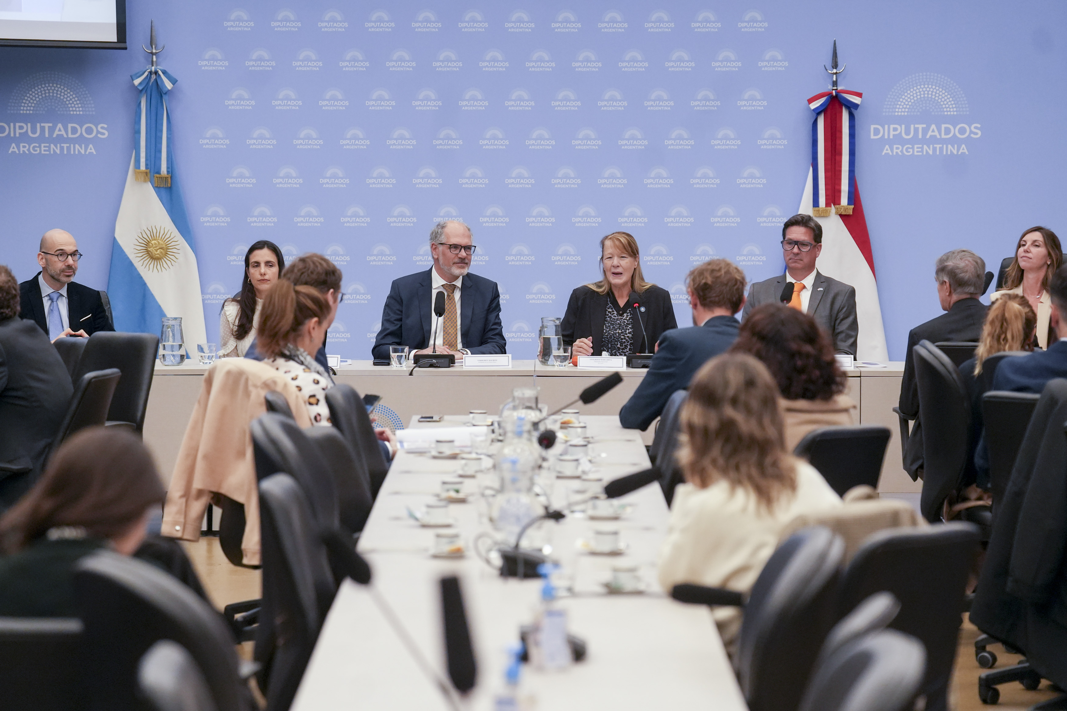 Galeria de imagenes de la noticia GRUPO PARLAMENTARIO DE AMISTAD CON PAISES BAJOS CELEBRÓ 200 AÑOS DE LAS RELACIONES BILATERALES ENTRE AMBAS NACIONES