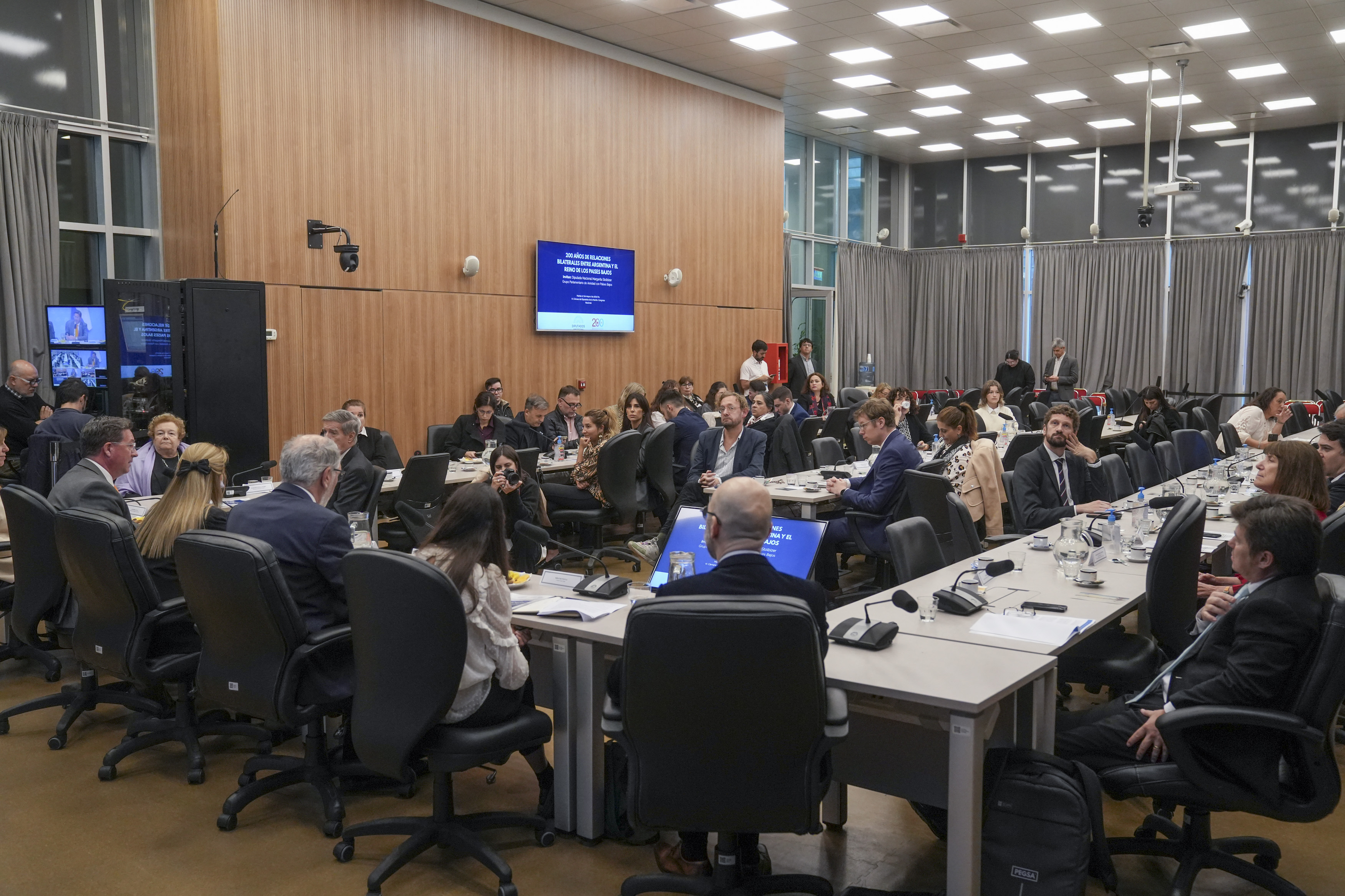 Galeria de imagenes de la noticia GRUPO PARLAMENTARIO DE AMISTAD CON PAISES BAJOS CELEBRÓ 200 AÑOS DE LAS RELACIONES BILATERALES ENTRE AMBAS NACIONES