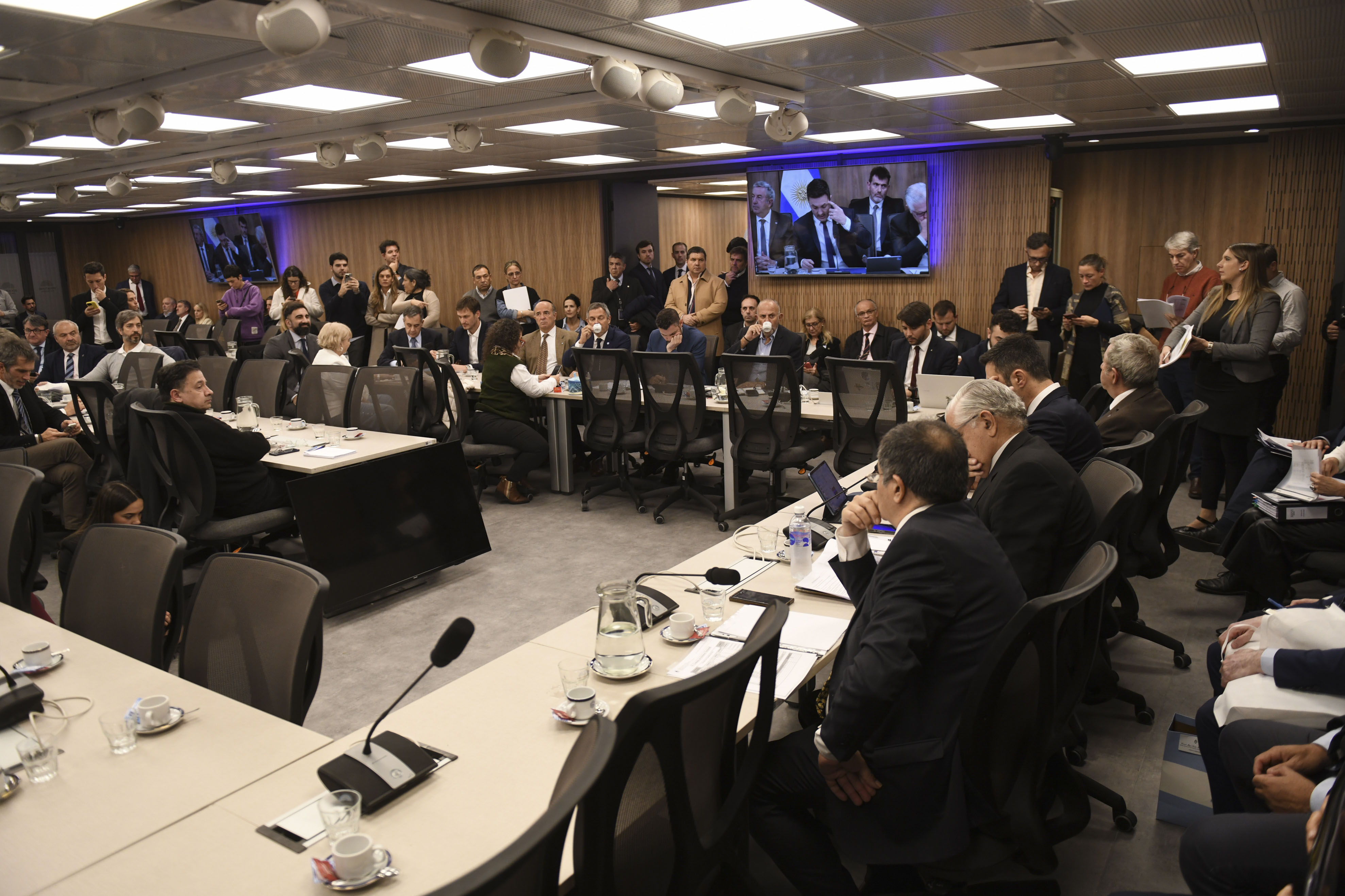 Galeria de imagenes de la noticia LUIS PETRI ANUNCIÓ EL CIERRE DE COVIARA: “VAMOS A GENERAR PLANES DE VIVIENDA REALES”