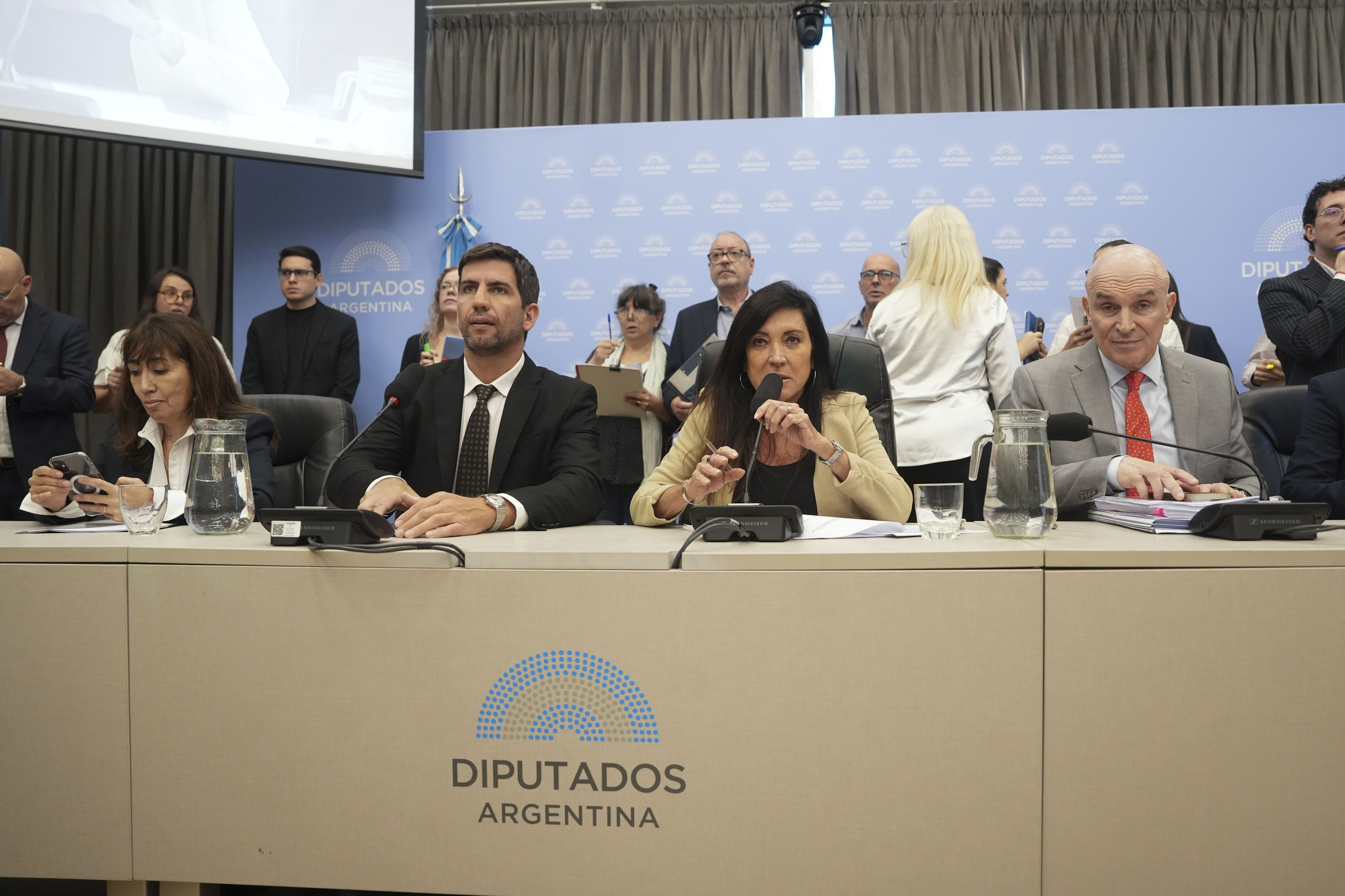 Galeria de imagenes de la noticia OBTUVO DICTAMEN UN NUEVO RÉGIMEN DE RESPONSABILIDAD PENAL JUVENIL