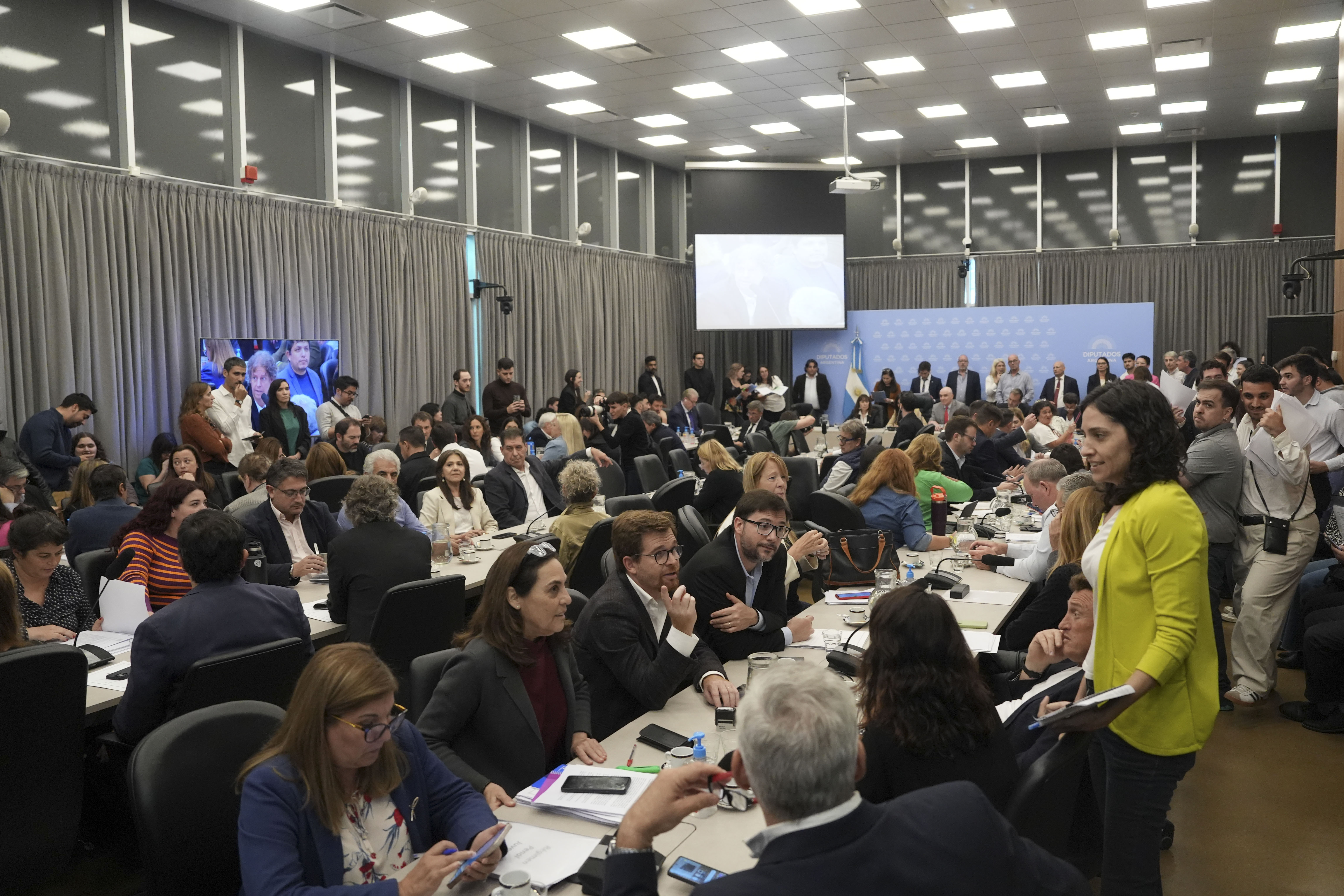 Galeria de imagenes de la noticia OBTUVO DICTAMEN UN NUEVO RÉGIMEN DE RESPONSABILIDAD PENAL JUVENIL