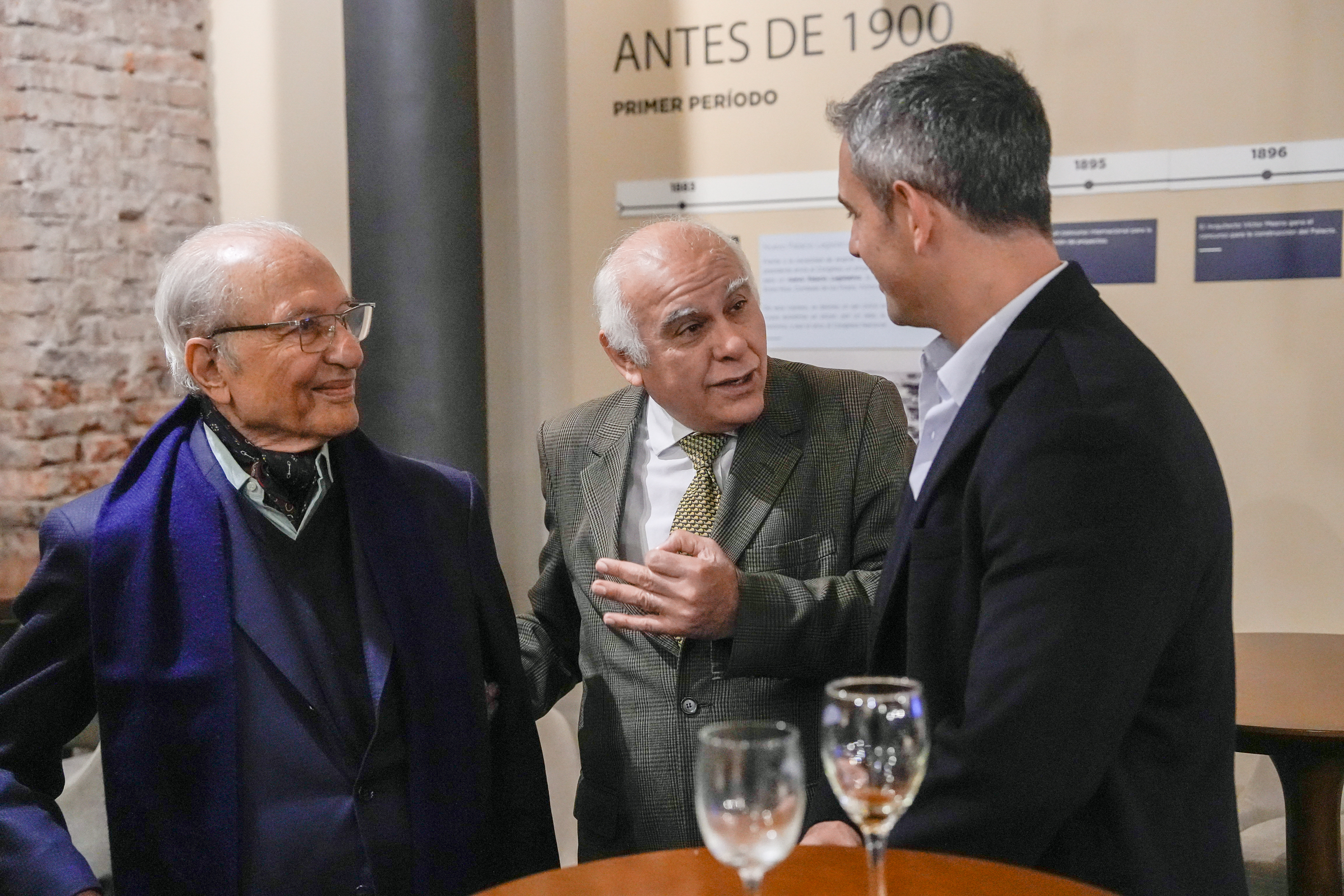 Galeria de imagenes de la noticia MARTÍN MENEM ENCABEZÓ BRINDIS POR EL DÍA DEL PERIODISTA