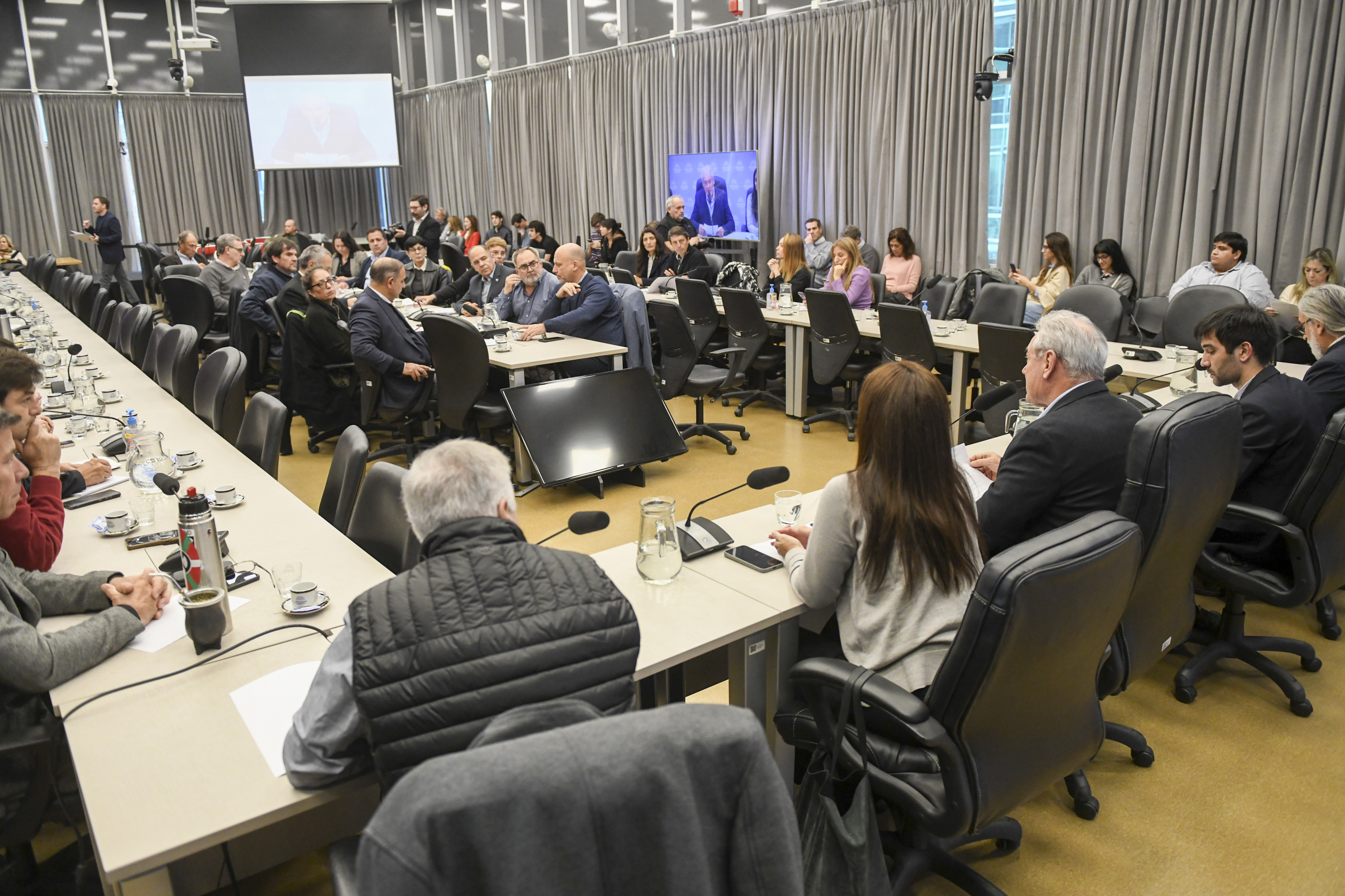 Galeria de imagenes de la noticia LA COMISIÓN DE AGRICULTURA Y GANADERÍA ESCUCHÓ A REPRESENTANTES DEL SECTOR AGROPECUARIO