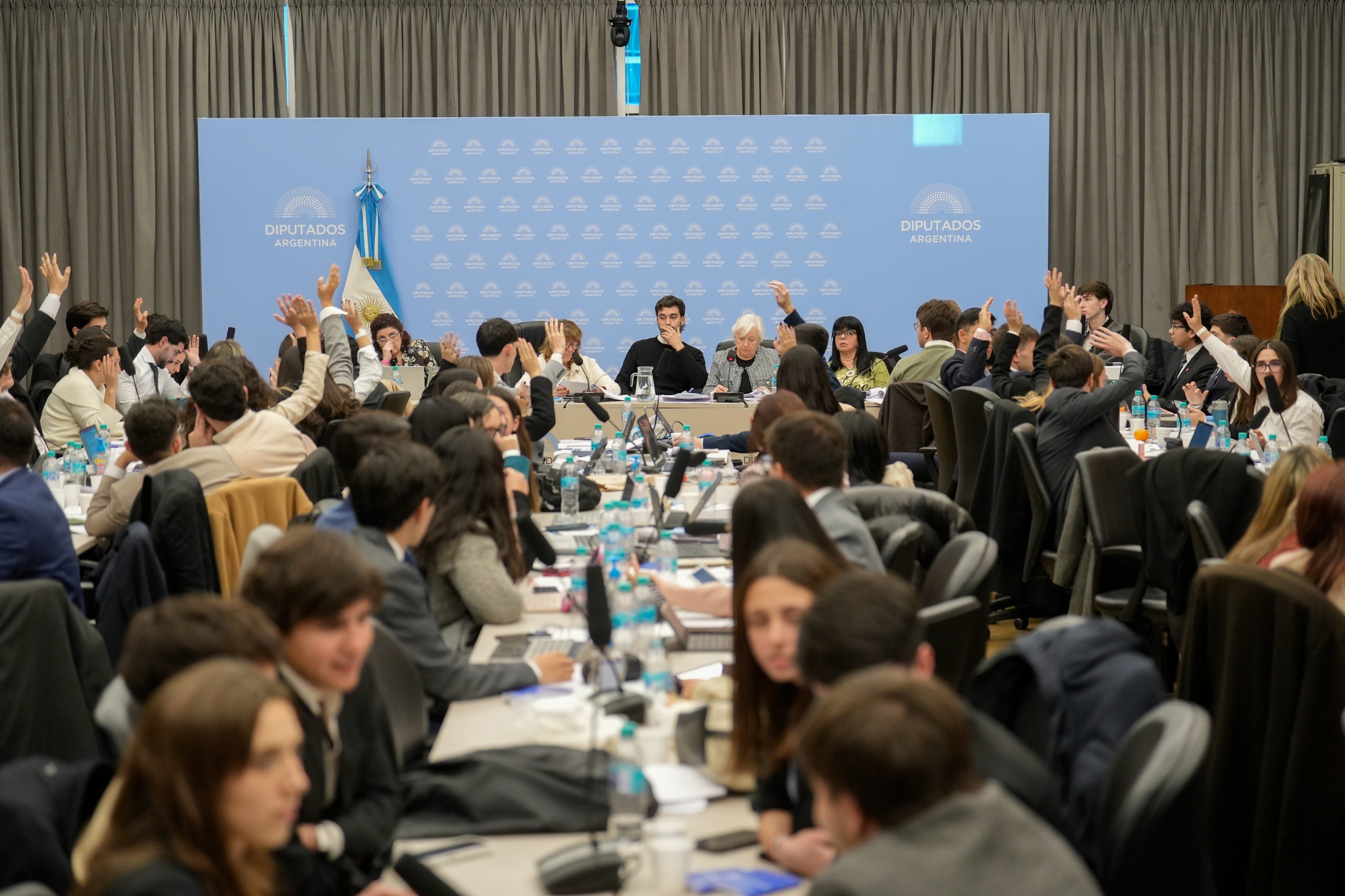 Galeria de imagenes de la noticia ESTUDIANTES UNIVERSITARIOS PROTAGONIZAN LA 10° EDICIÓN DE “CAMBIO DE ROLES” EN LA CÁMARA DE DIPUTADOS