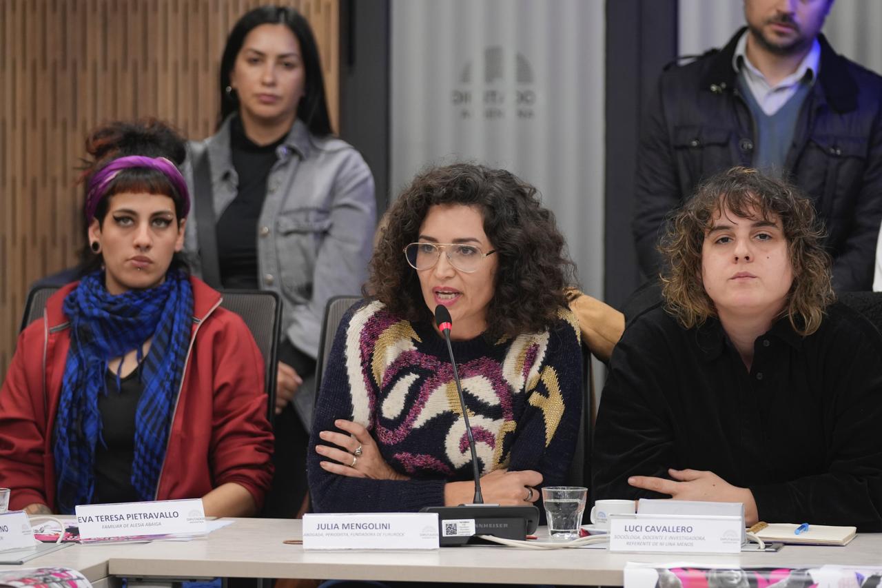 Galeria de imagenes de la noticia CON INVITADOS, SE REUNIÓ LA COMISIÓN DE MUJERES Y DIVERSIDAD
