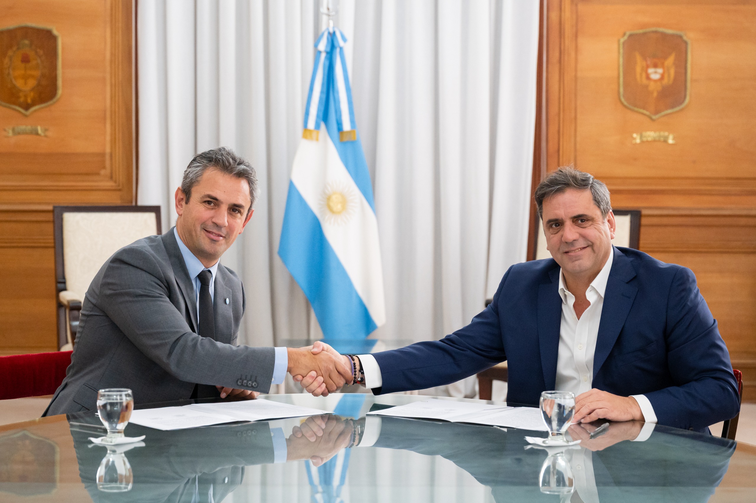 Galeria de imagenes de la noticia DIPUTADOS FIRMÓ UN CONVENIO PARA IMPULSAR LA CAPACITACIÓN DE LA BOLETA ÚNICA PAPEL