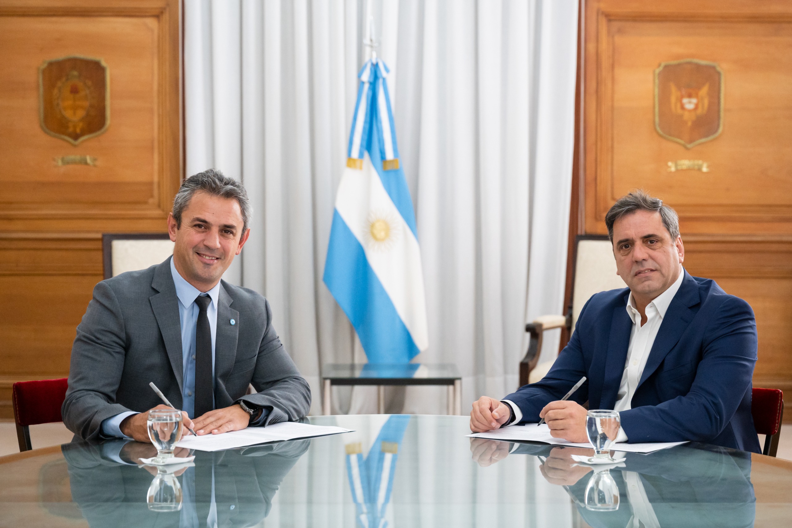 Galeria de imagenes de la noticia DIPUTADOS FIRMÓ UN CONVENIO PARA IMPULSAR LA CAPACITACIÓN DE LA BOLETA ÚNICA PAPEL