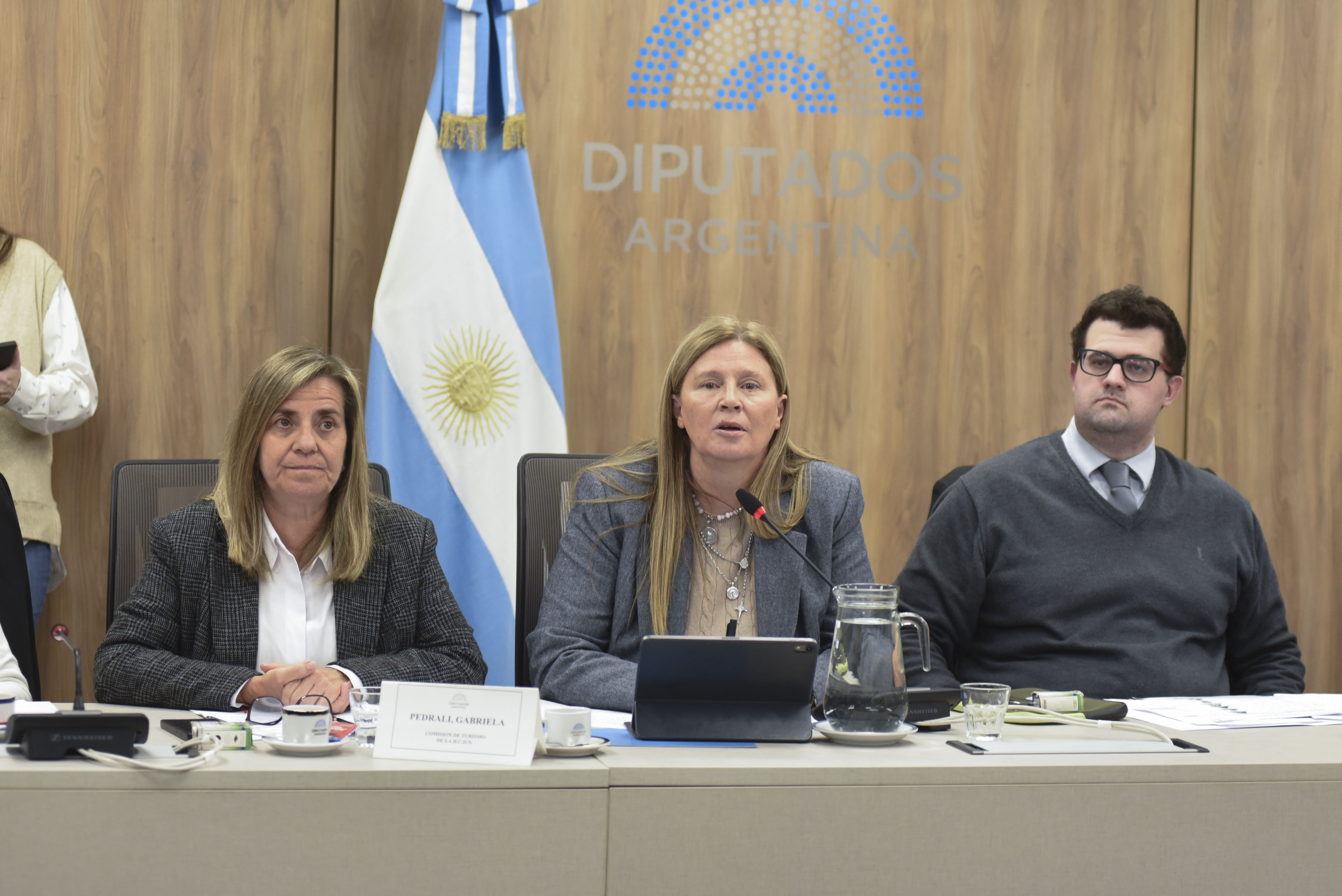 Galeria de imagenes de la noticia TURISMO RECIBIÓ A ESPECIALISTAS QUE ANALIZARON LA SITUACIÓN ACTUAL DEL SECTOR
