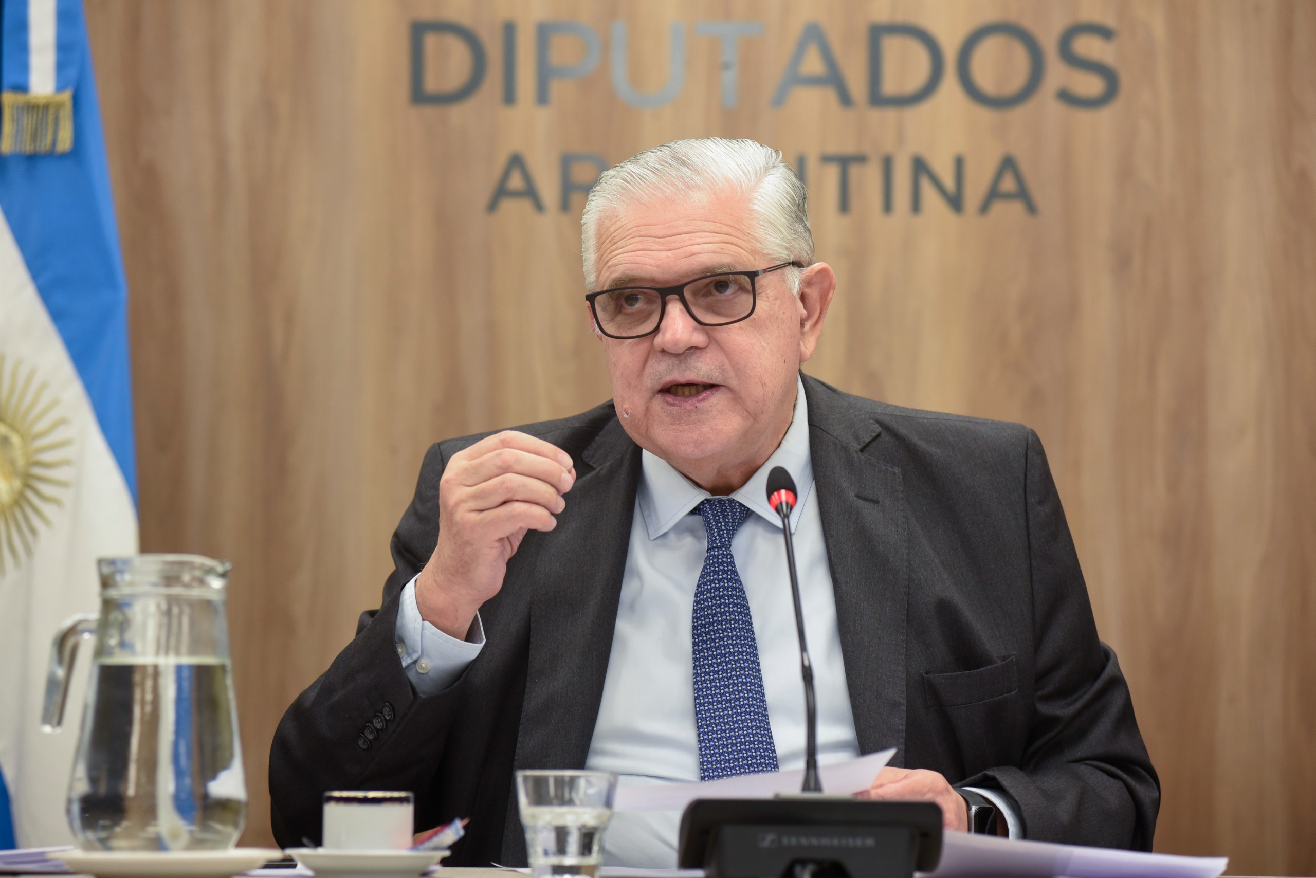 Galeria de imagenes de la noticia DEFENSA NACIONAL APROBÓ RECONOCIMIENTOS A PRODUCCIONES SOBRE MALVINAS Y A HÉROES NACIONALES