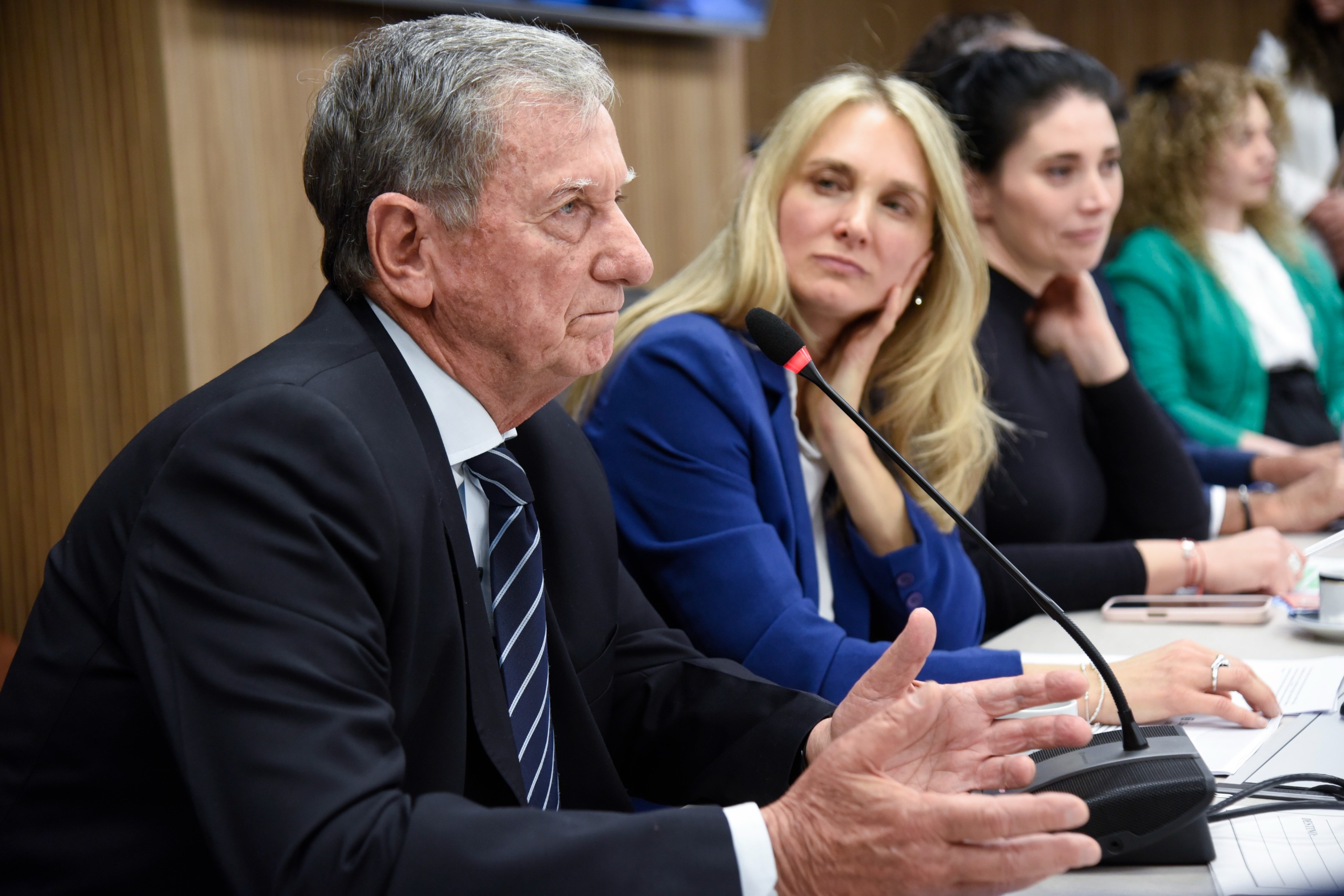 Galeria de imagenes de la noticia DEFENSA NACIONAL APROBÓ RECONOCIMIENTOS A PRODUCCIONES SOBRE MALVINAS Y A HÉROES NACIONALES