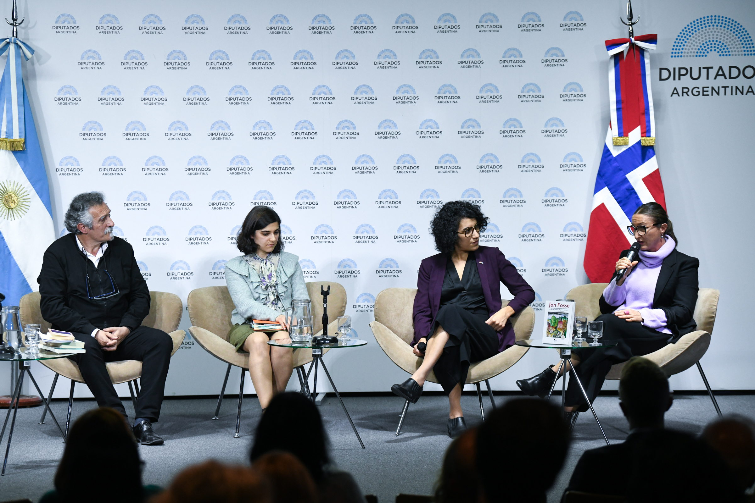 Galeria de imagenes de la noticia JUNTO A LA EMBAJADA DE NORUEGA, SE REALIZÓ UNA JORNADA CULTURAL SOBRE LA OBRA DE HENRIK IBSEN