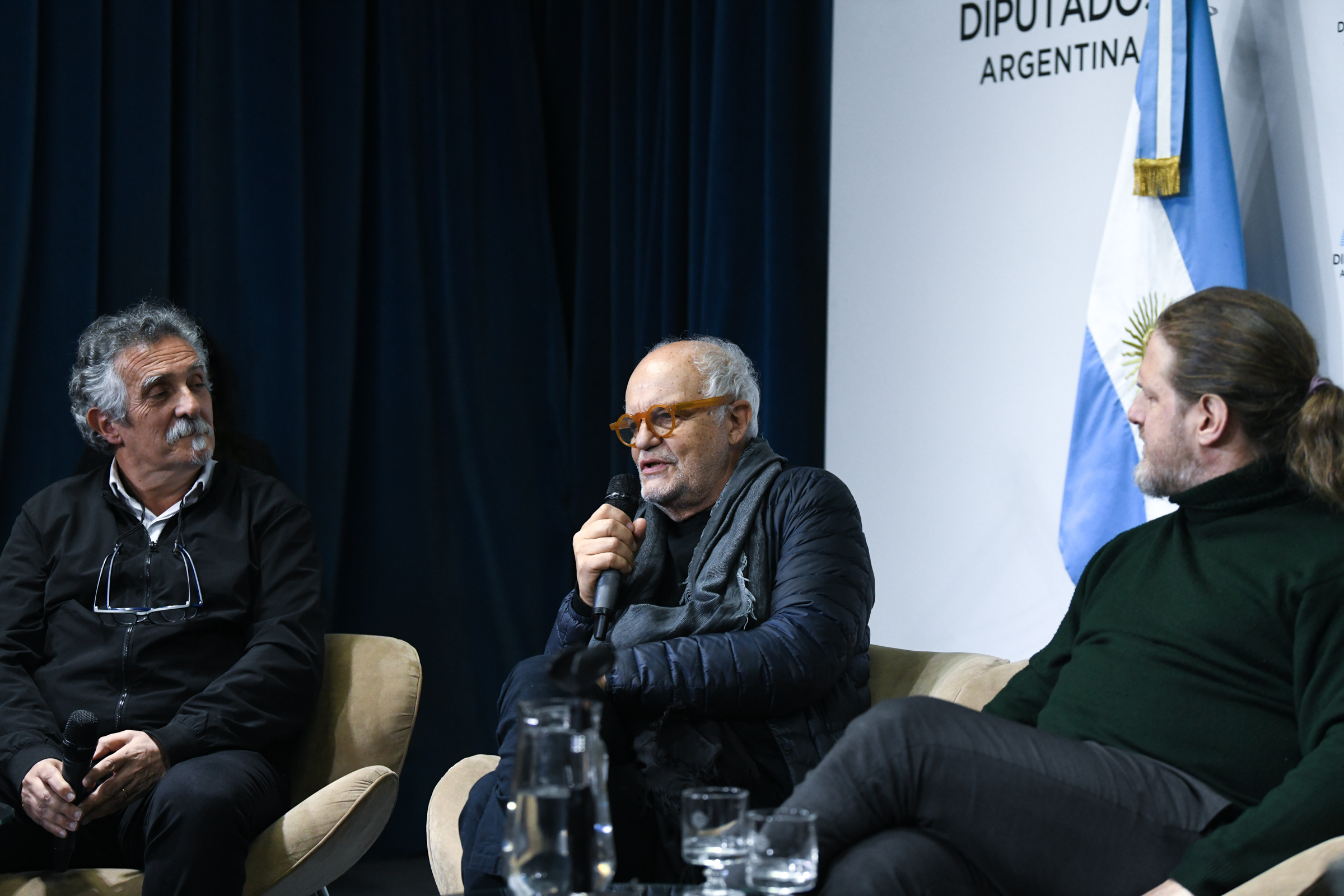 Galeria de imagenes de la noticia JUNTO A LA EMBAJADA DE NORUEGA, SE REALIZÓ UNA JORNADA CULTURAL SOBRE LA OBRA DE HENRIK IBSEN