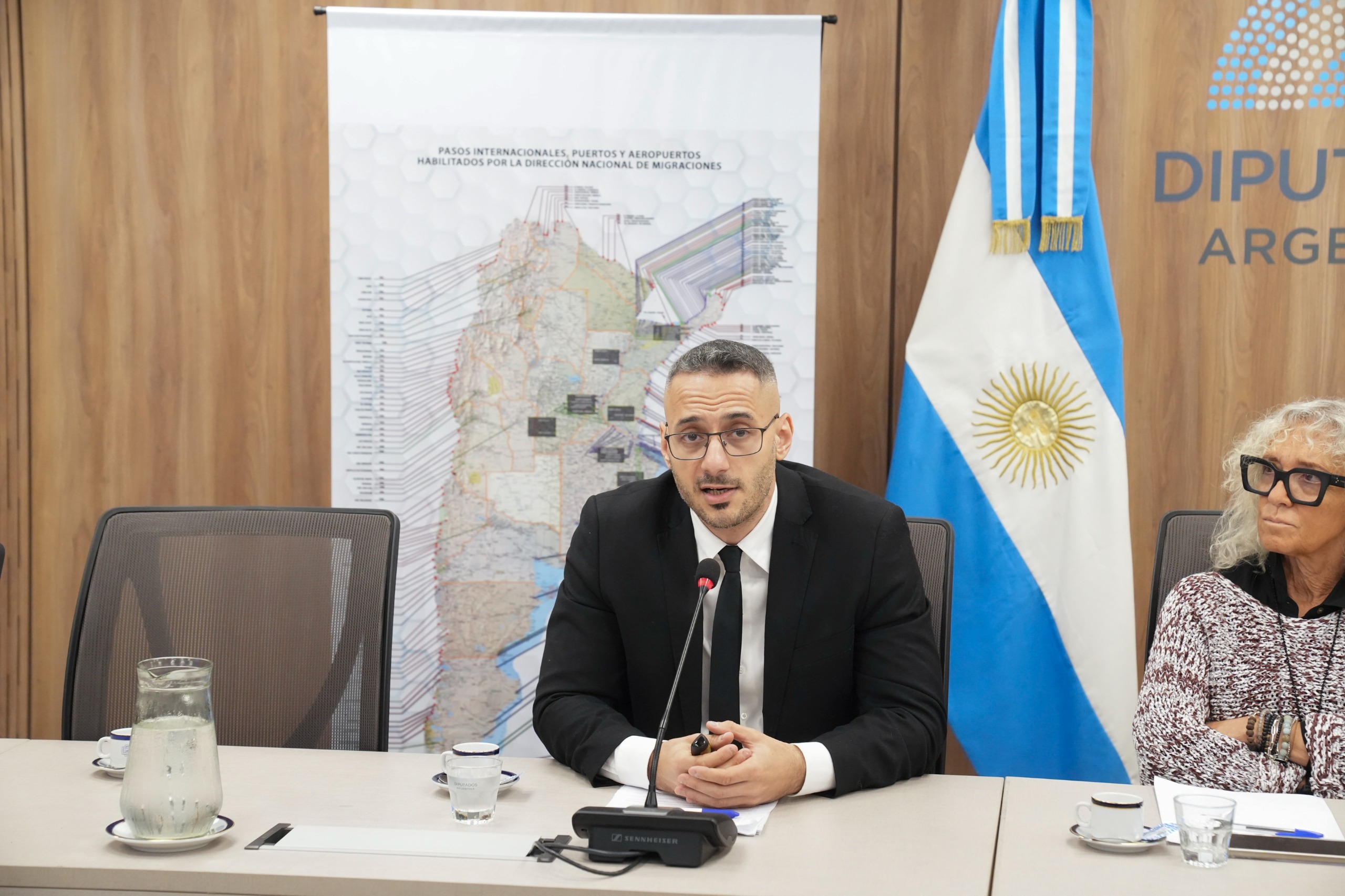 Galeria de imagenes de la noticia CON INVITADOS, SE REUNIÓ LA COMISIÓN DE PREVENCIÓN DE ADICCIONES Y CONTROL DEL NARCOTRÁFICO