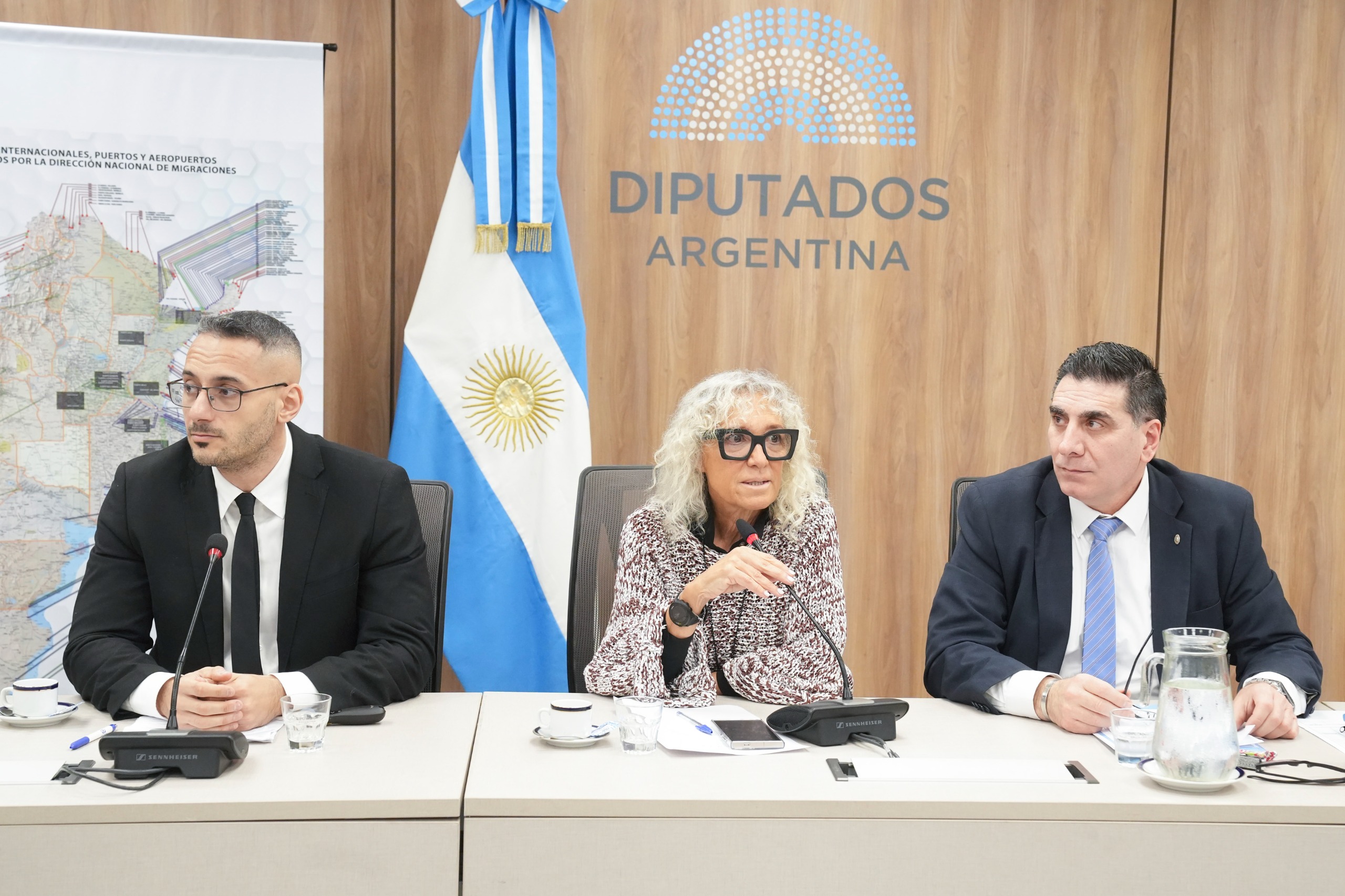 Galeria de imagenes de la noticia CON INVITADOS, SE REUNIÓ LA COMISIÓN DE PREVENCIÓN DE ADICCIONES Y CONTROL DEL NARCOTRÁFICO