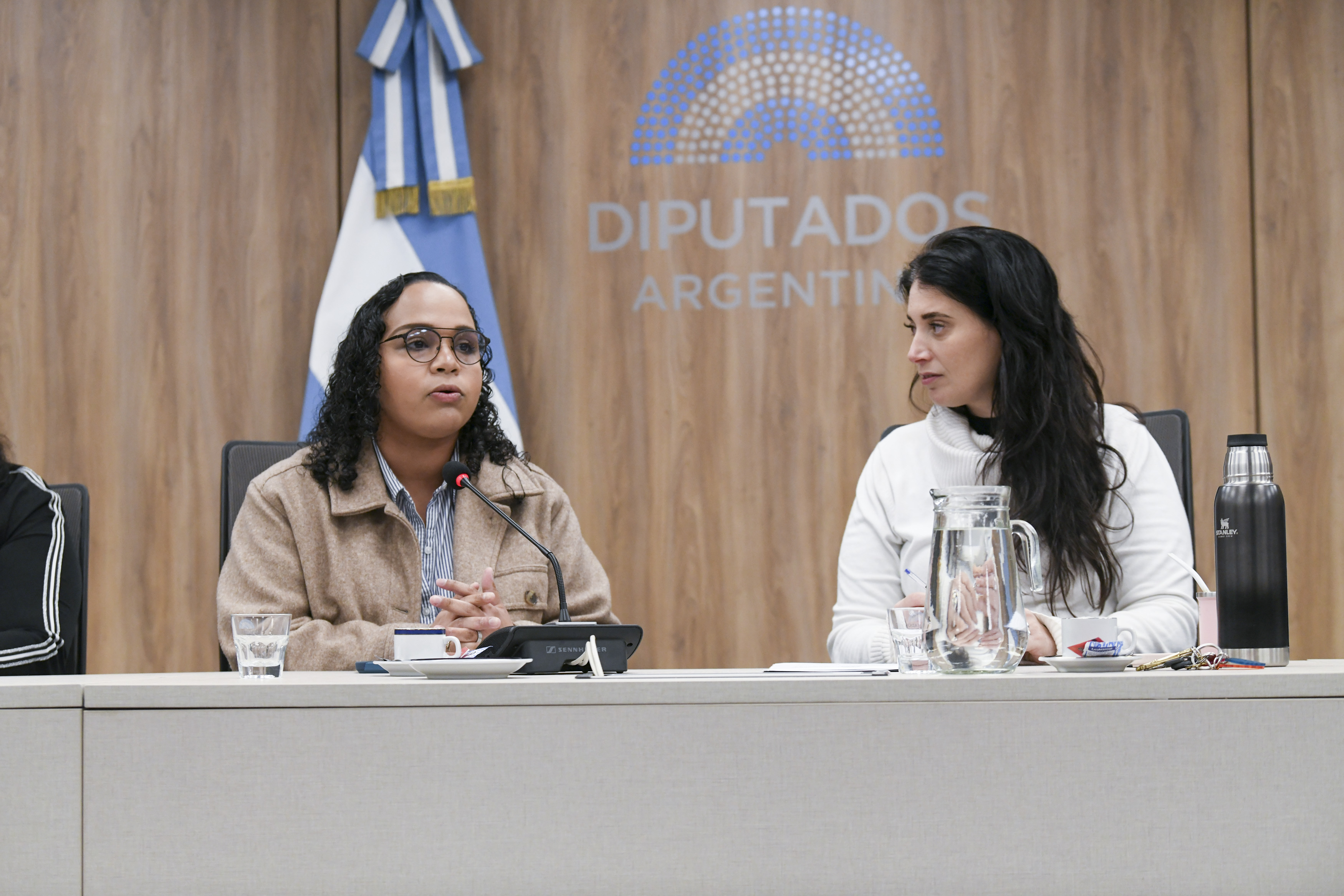 Galeria de imagenes de la noticia DERECHOS HUMANOS RECIBIÓ A FAMILIARES DE DETENIDOS POLÍTICOS DE VENEZUELA