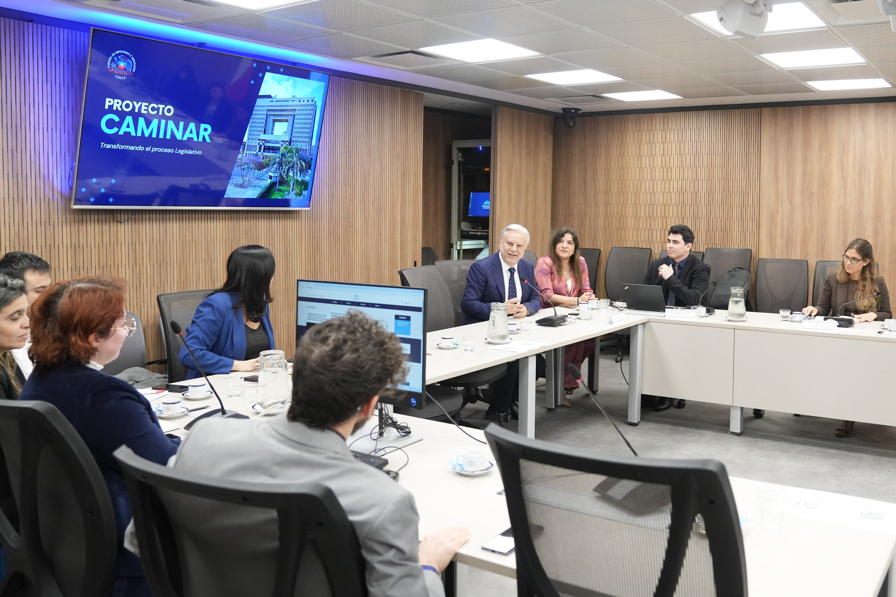 Galeria de imagenes de la noticia SE REALIZÓ EN DIPUTADOS UN TALLER PRESENTACIÓN DEL MODELO PARLAMENTARIO DE IA CHILENO