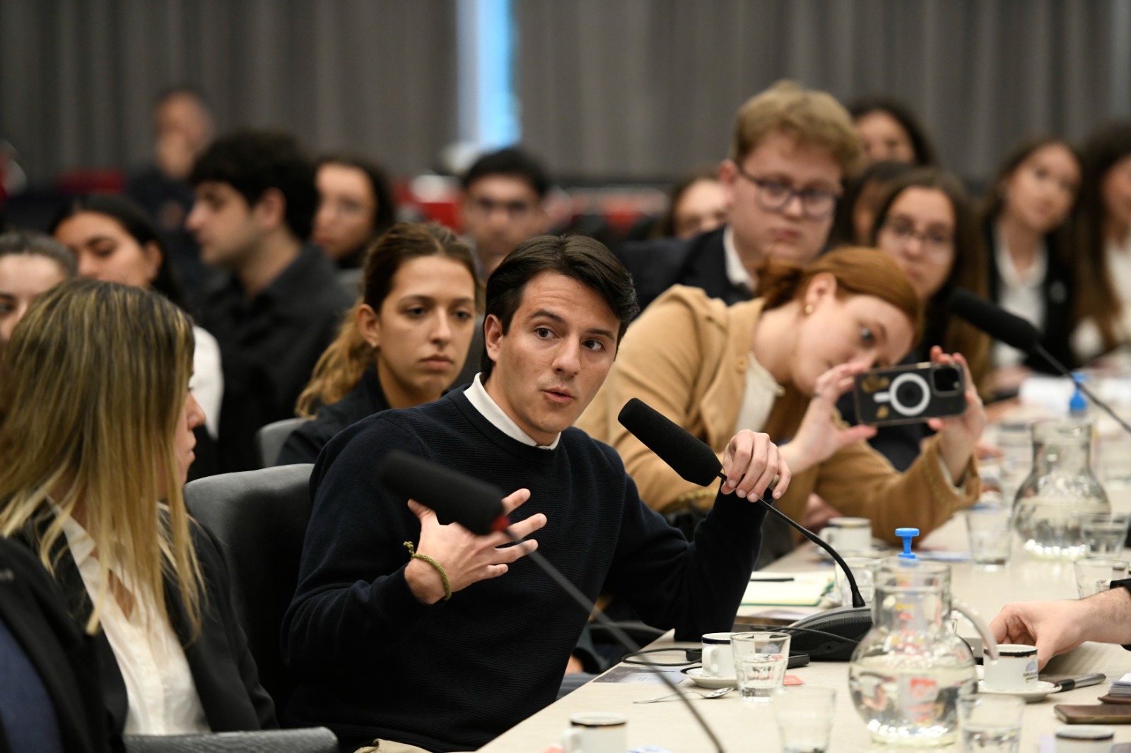 Galeria de imagenes de la noticia DIPUTADOS RECIBIERON A ESTUDIANTES DE LA UNIVERSIDAD CATÓLICA DE CÓRDOBA