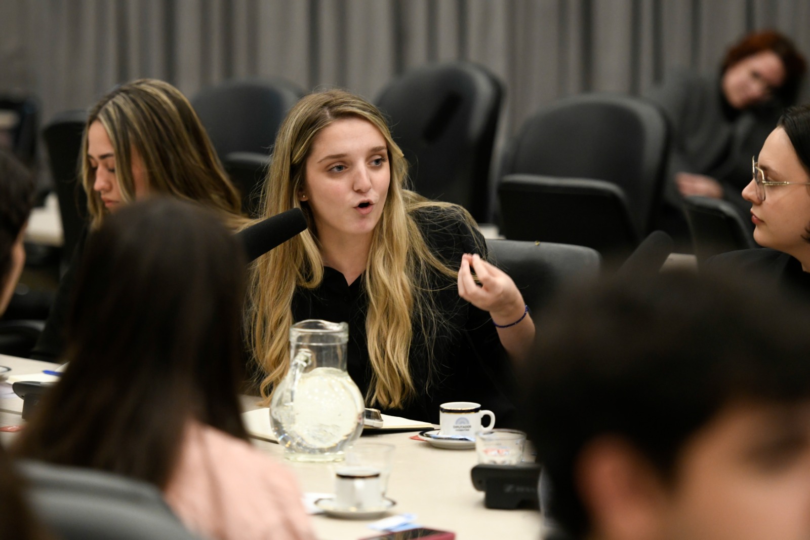 Galeria de imagenes de la noticia DIPUTADOS RECIBIERON A ESTUDIANTES DE LA UNIVERSIDAD CATÓLICA DE CÓRDOBA
