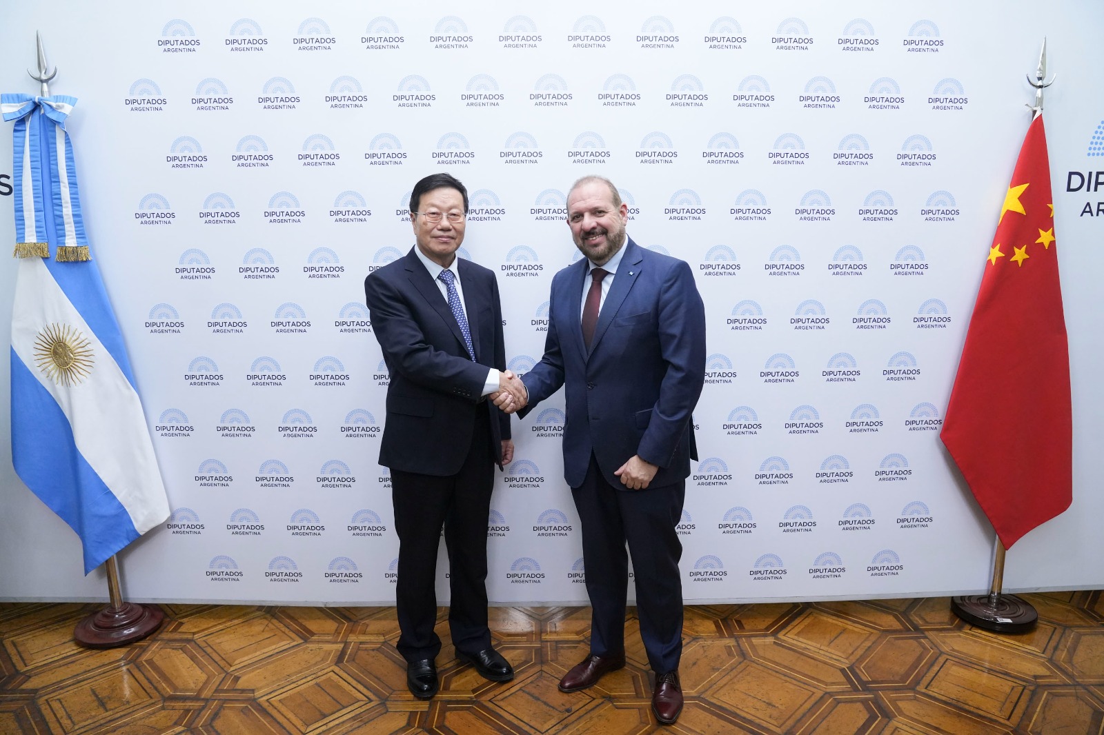 Galeria de imagenes de la noticia LA CÁMARA DE DIPUTADOS RECIBIÓ A UNA DELEGACIÓN DE RECURSOS NATURALES DE LA REPÚBLICA POPULAR DE CHINA