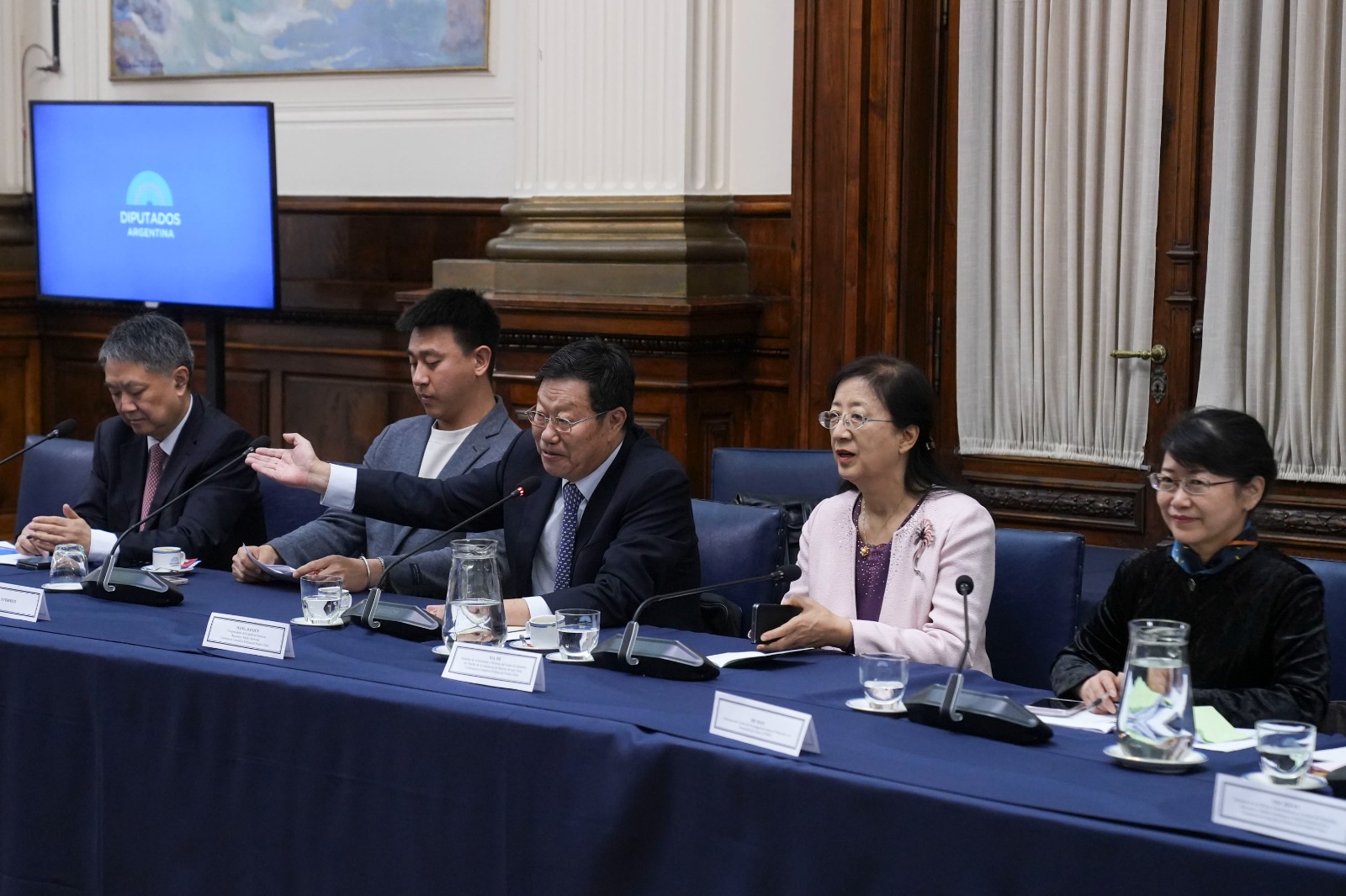 Galeria de imagenes de la noticia LA CÁMARA DE DIPUTADOS RECIBIÓ A UNA DELEGACIÓN DE RECURSOS NATURALES DE LA REPÚBLICA POPULAR DE CHINA
